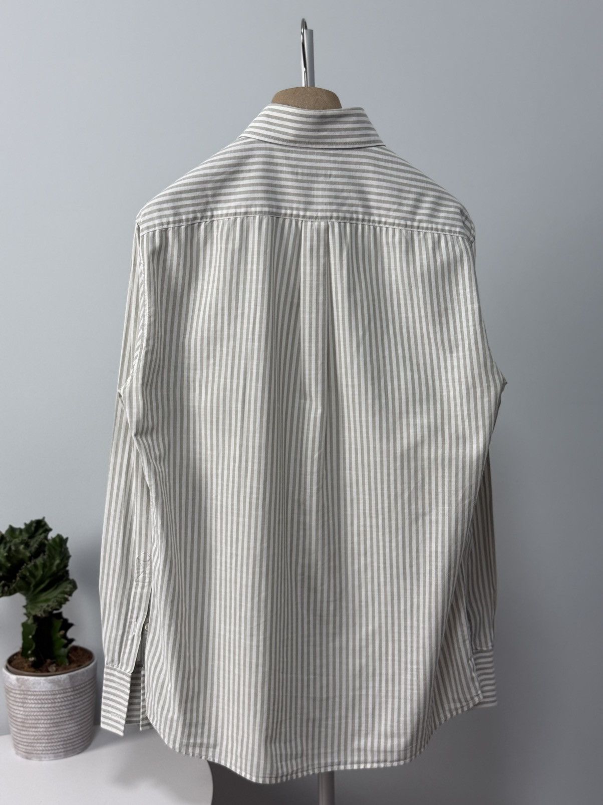 Brunello Cucinelli Brunello Cucinelli Grey White Stripe Button-Down Shirt Size US S / EU 44-46 / 1 - 5 Thumbnail