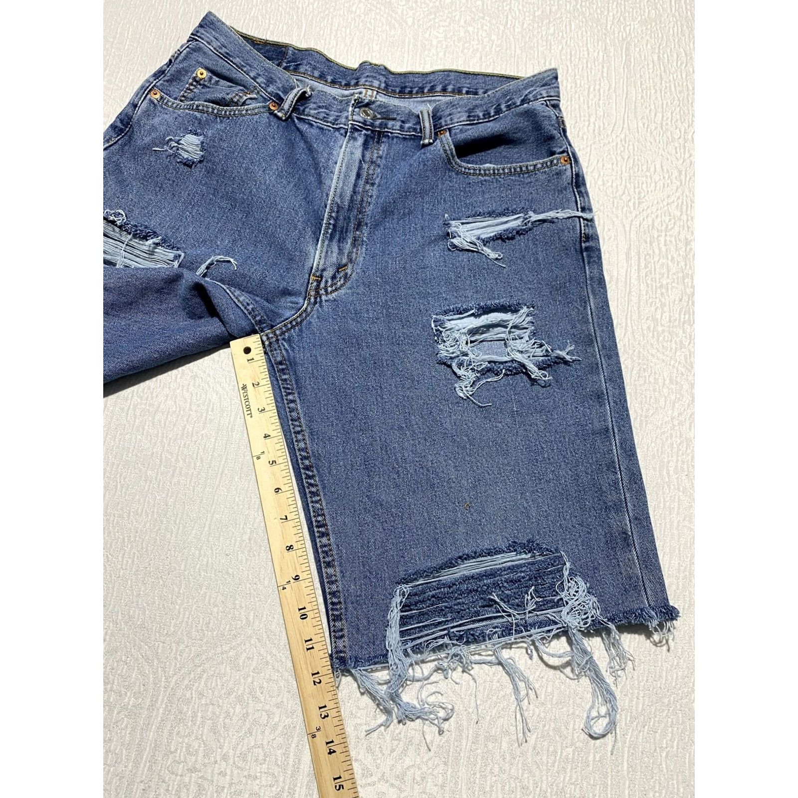 Levi's VINTAGE Levi's 501 Shorts Mens 34 Blue Distressed Raw Hem Denim Ripped Grunge Cutoff Jort Size US 34 / EU 50 - 5 Thumbnail