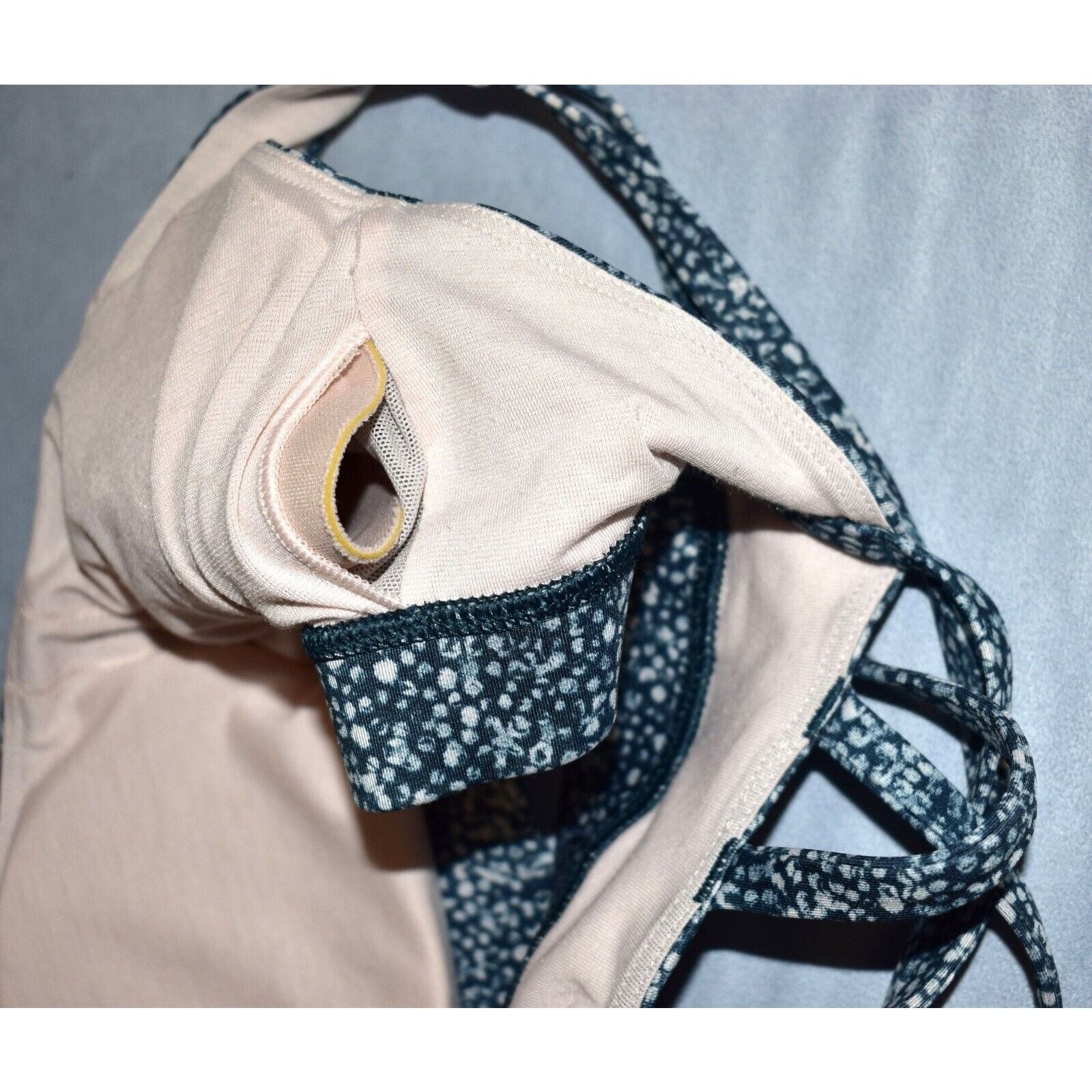 Lululemon LULULEMON ATHLETICA Med Support Energy Bra Removable Cups 4 Size S / US 4 / IT 40 - 4 Thumbnail