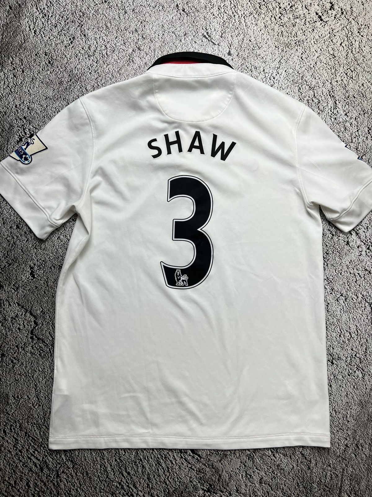 Nike 2014-2015 Manchester United Luke Shaw nike jersey Size US M / EU 48-50 / 2 - 1 Thumbnail