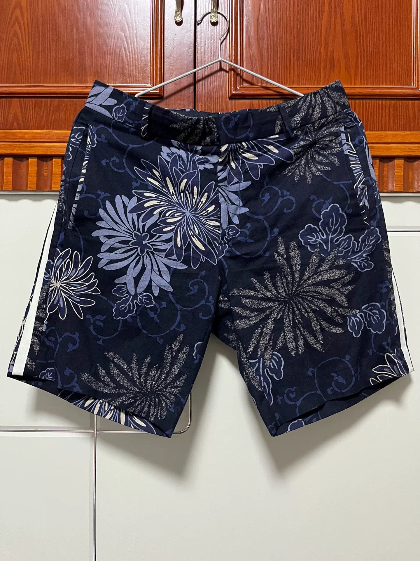 Moncler Moncler Men's Blue Camo Casual Shorts Size US 34 / EU 50 - 1 Thumbnail
