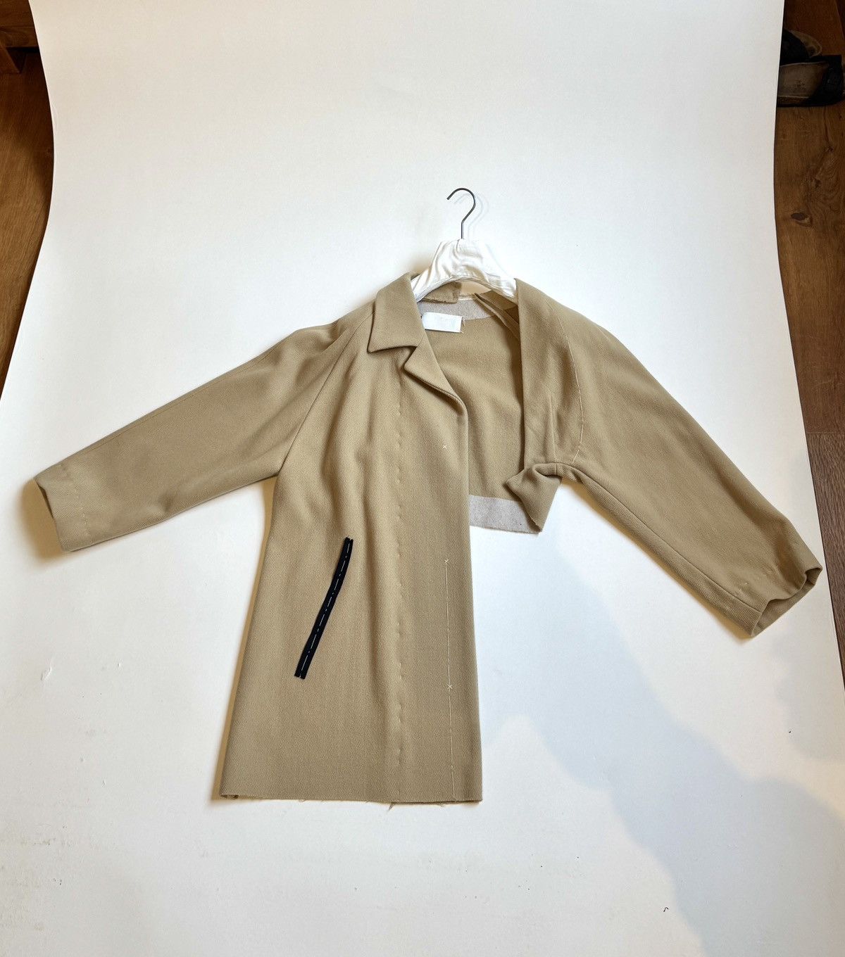 Maison Margiela FW 1997 Runway Deconstructed Coat / Basting Jacket in Cream Size L / US 10 / IT 46 - 4 Thumbnail