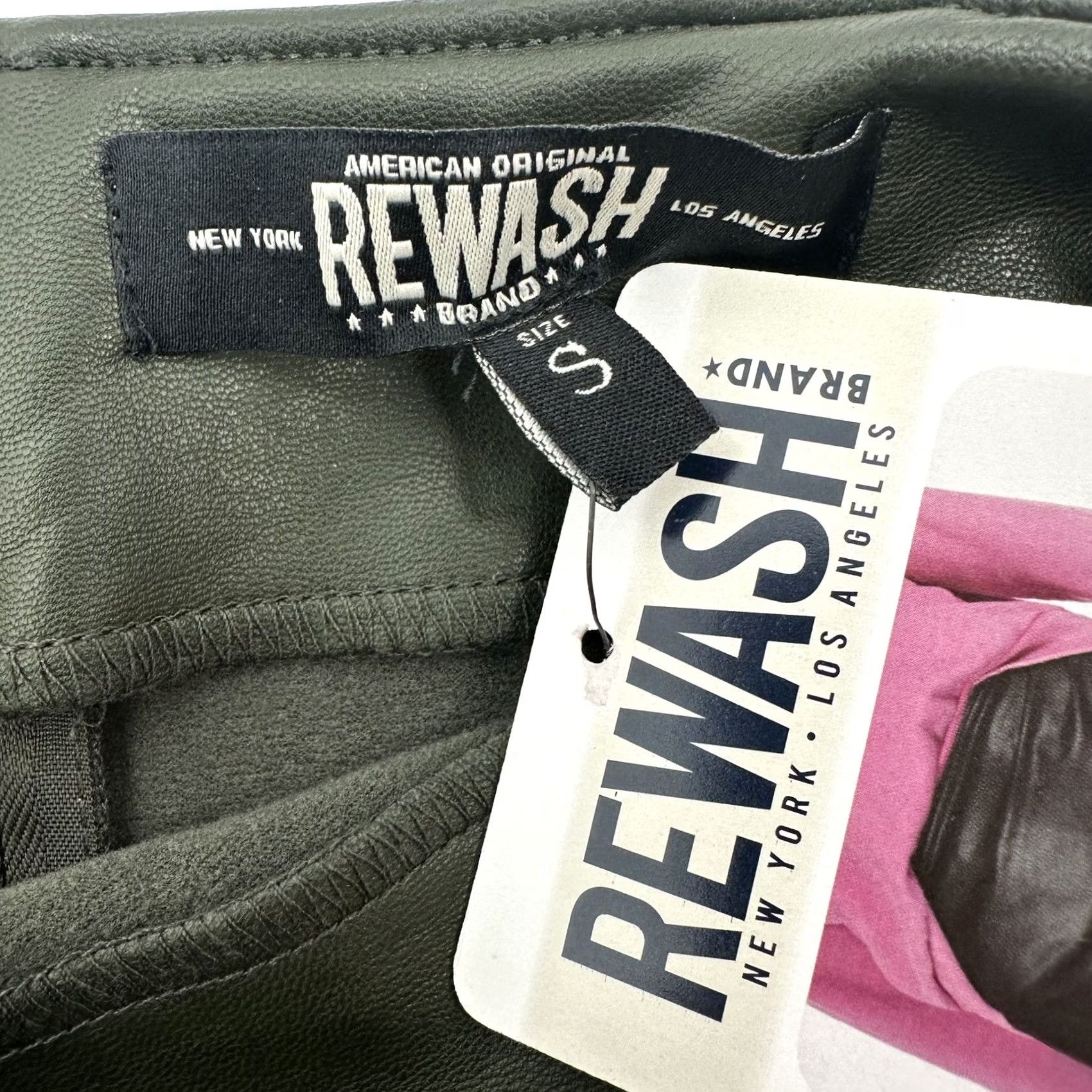 Vintage VINTAGE Rewash Black Mini Skirt Womens S Slit Faux Leather Zip Modern, Edgy, Casual, Party/Cocktail Women Size 28" / US 6 / IT 42 - 3 Thumbnail