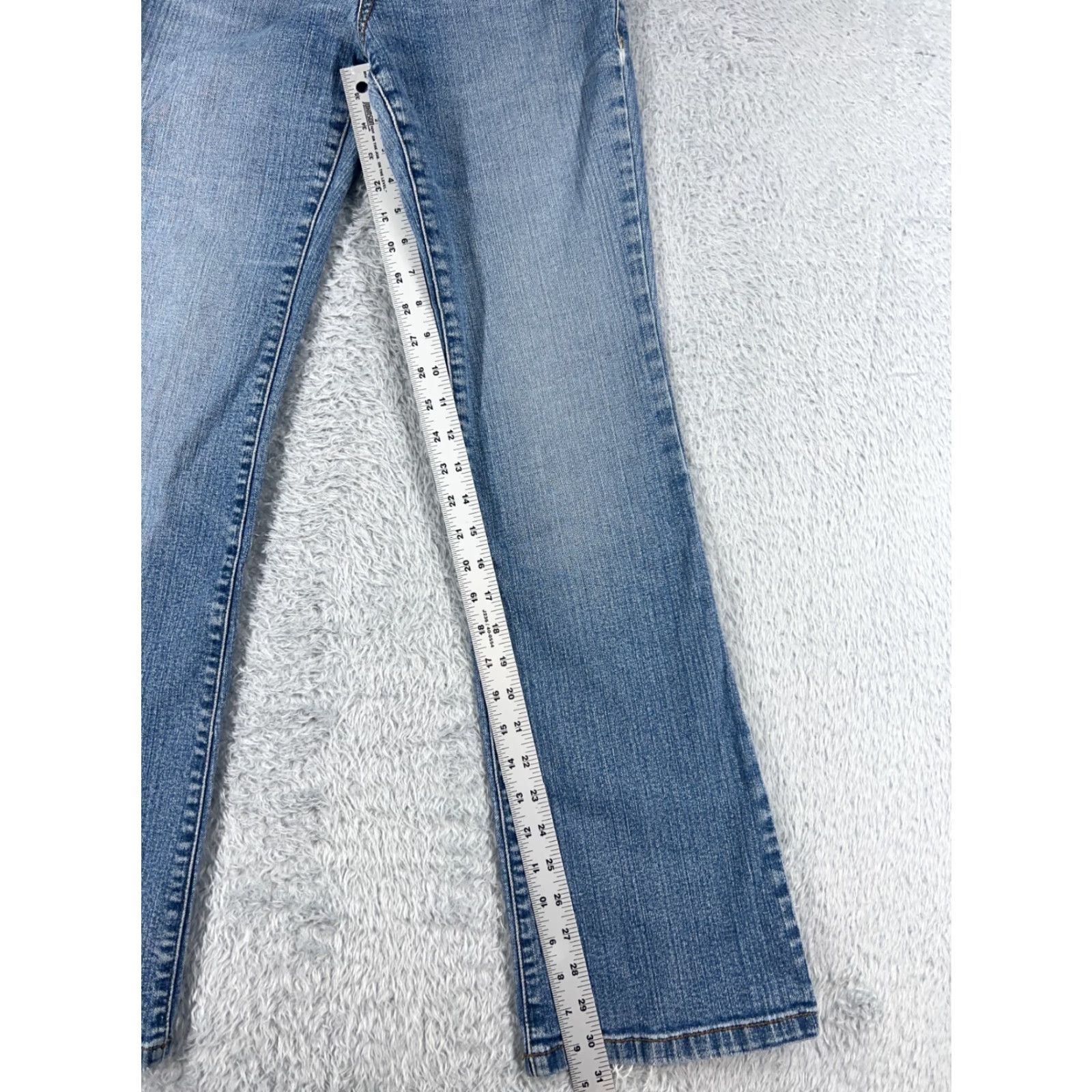 DKNY DKNY Jeans Women 4 Blue Denim Flared Low Rise 30x30 Cotton Blend 26x30 Modern Womens Regular Pocket 5-Pocket Design Denim Jeans Size 27" / US 4 / IT 40 - 7 Thumbnail