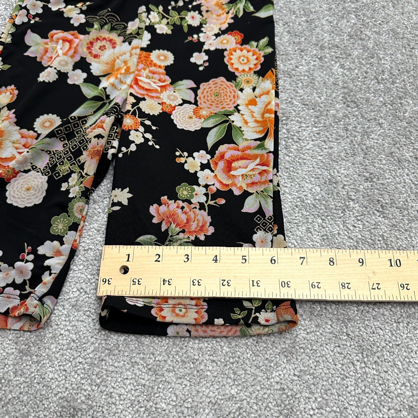 Forever 21 Forever 21 Compression Shorts Juniors Small Multicolor Floral Stretch Casual Size 28" / US 6 / IT 42 - 5 Thumbnail