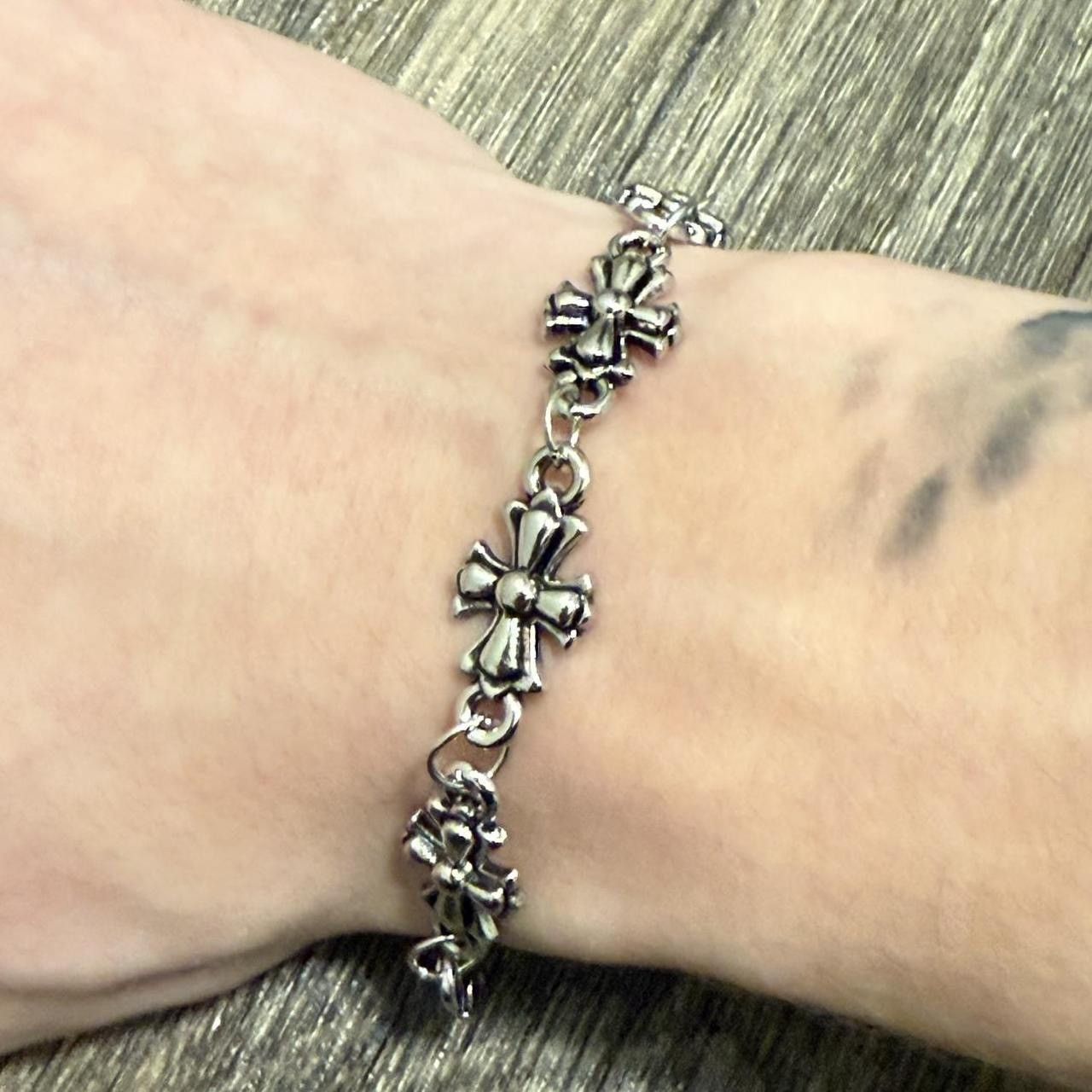 Vintage Y2K cross bracelet Size ONE SIZE - 1 Thumbnail