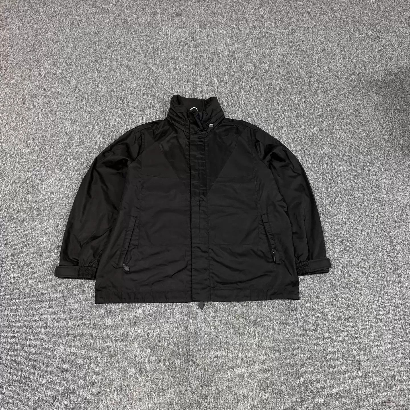 Burberry Burberry Nylon Padded Logo Print Jacket XL Size US XL / EU 56 / 4 - 1 Thumbnail