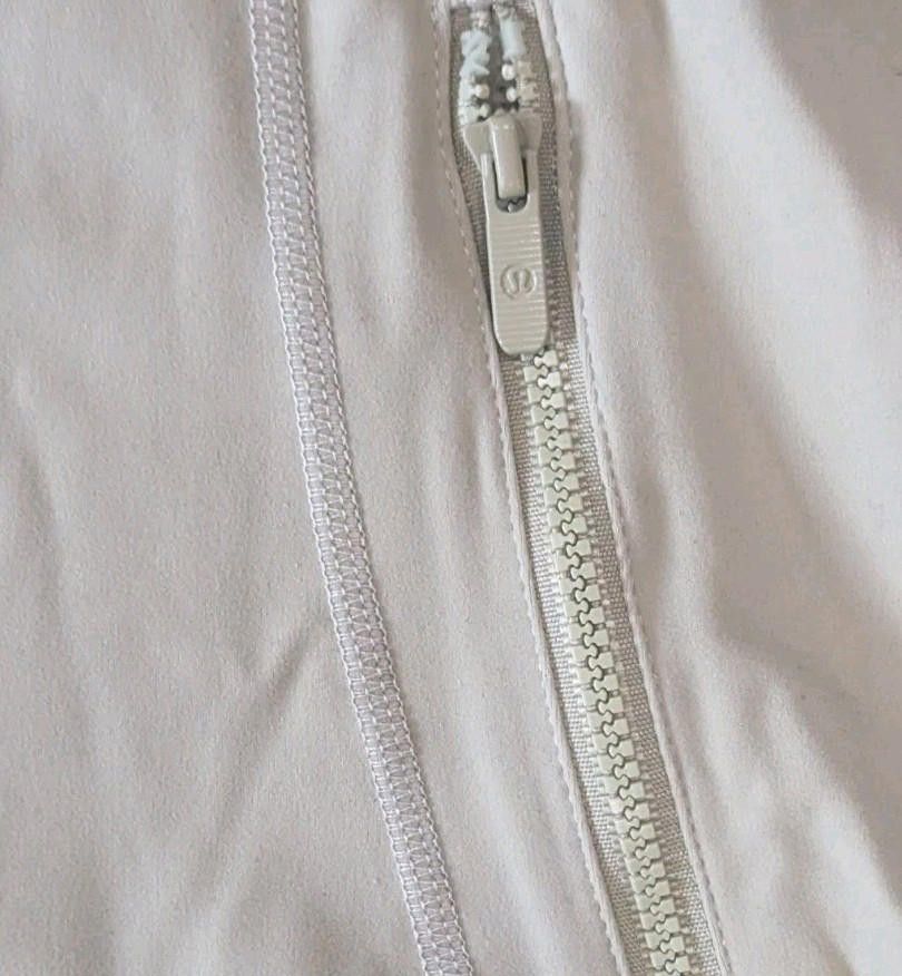 Lululemon BRAND NEW Lululemon Define Jacket Nulu. Size 4. Nomad Size S / US 4 / IT 40 - 4 Thumbnail