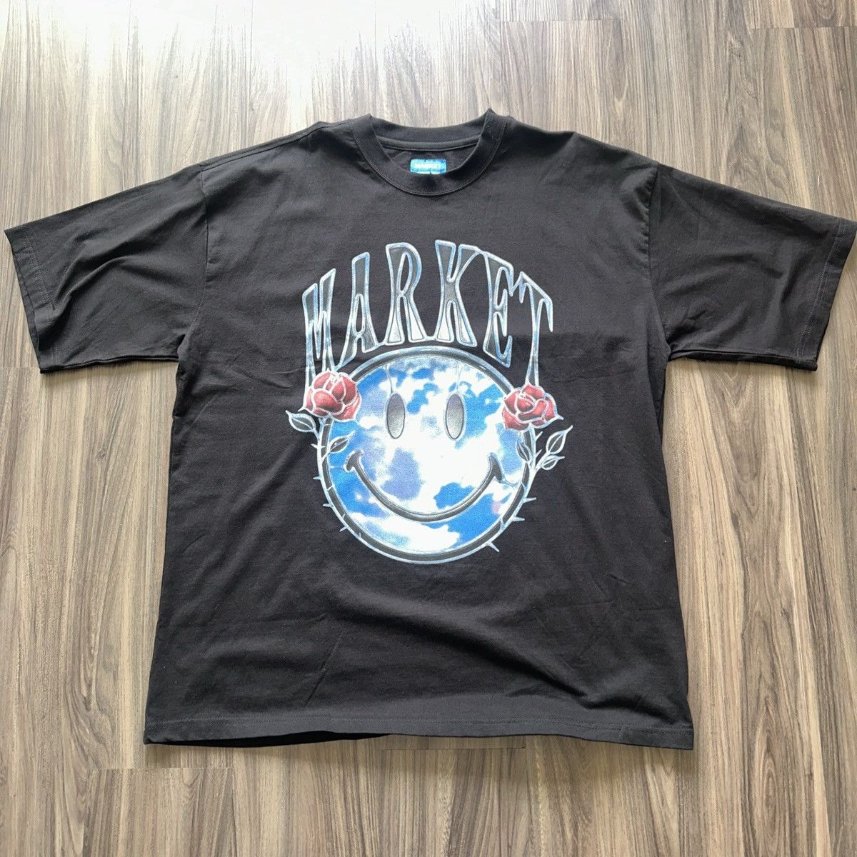 Market Chinatown Market Smiley Reflect T-Shirt Black XXL -Worn Once Size US XXL / EU 58 / 5 - 1 Thumbnail