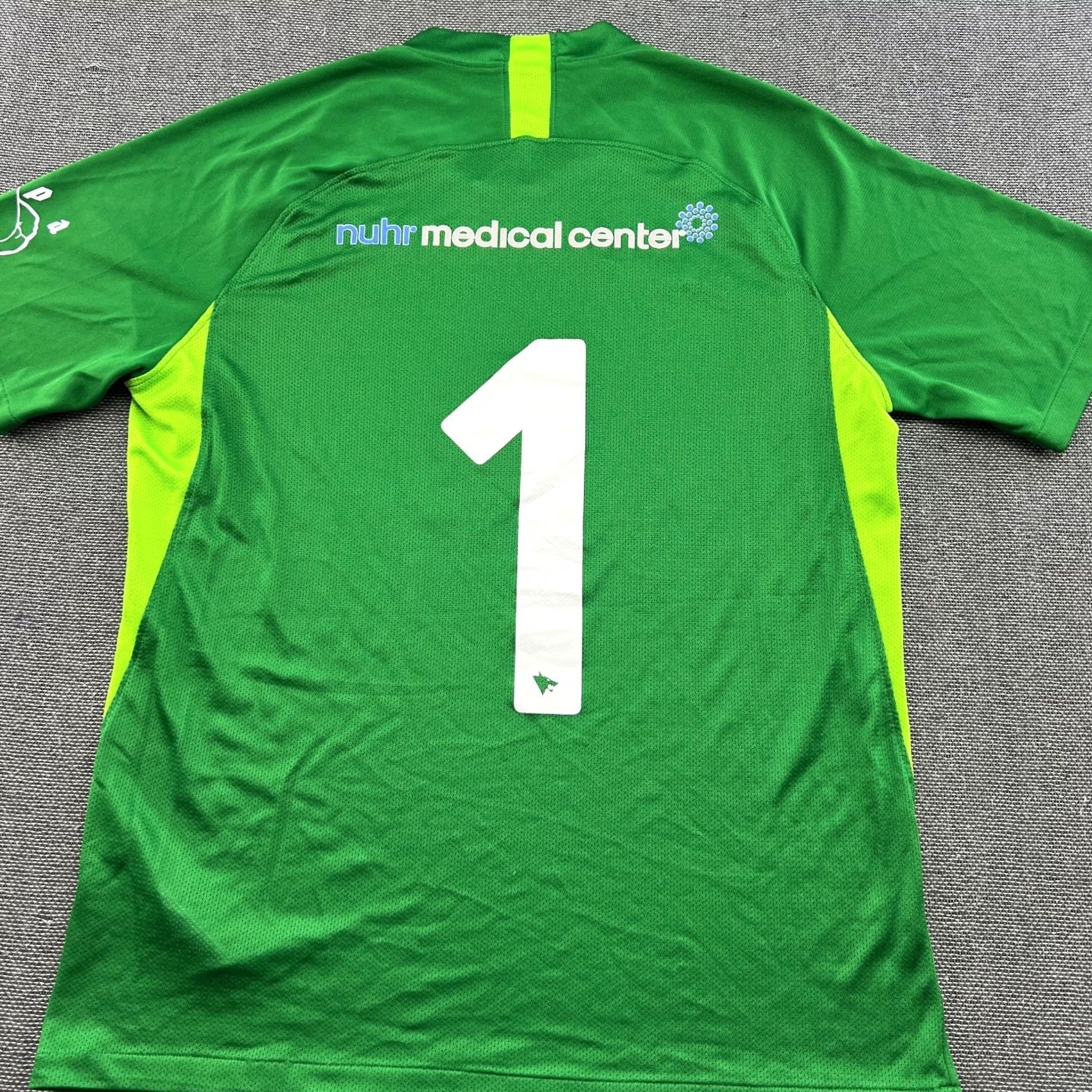 Nike Nike Goalkeeper Football Jersey Shirt L Men Green Short Sleeve Pullover Activewear Quick Dry 2020 2021 St.Pölten Vintage No Size US L / EU 52-54 / 3 - 3 Thumbnail