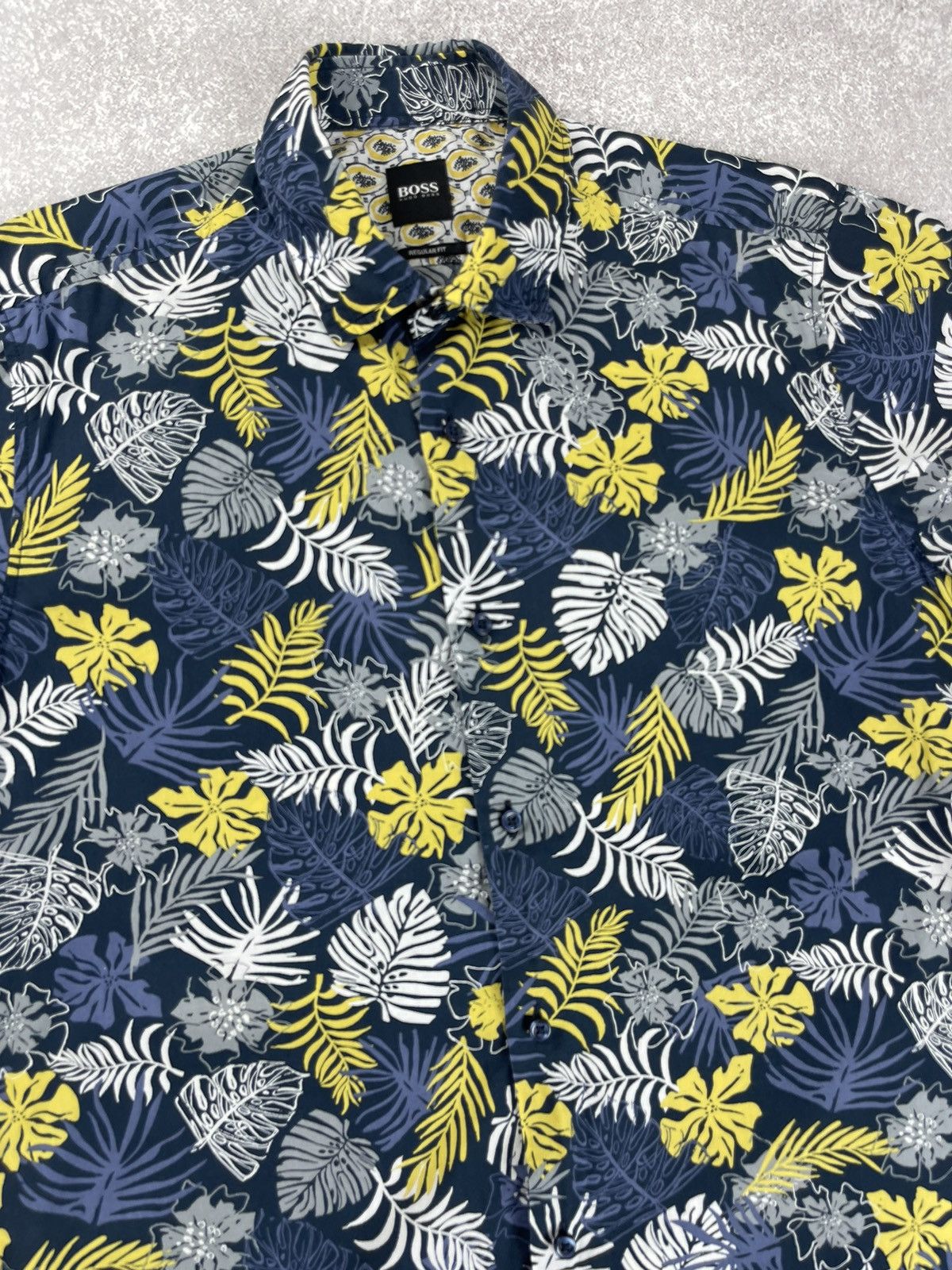Hugo Boss Hugo Boss Rash Short Sleeve Shirt in Navy Floral Size S Size US S / EU 44-46 / 1 - 3 Thumbnail