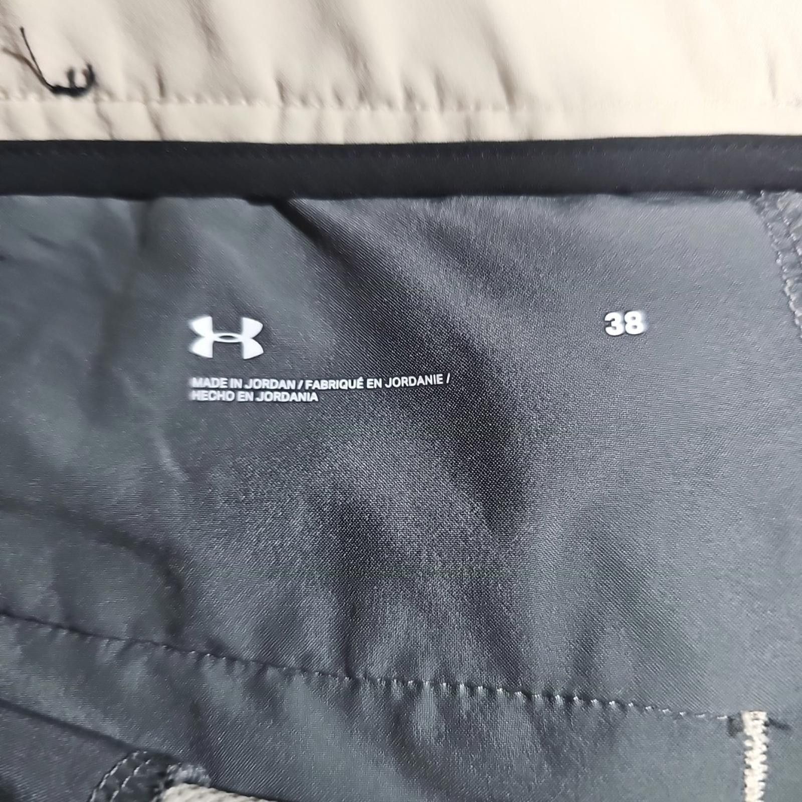 Under Armour Under Armour Men's Tan/Khaki Shorts 38 Golf Chino Shorts UA Size US 38 / EU 54 - 3 Thumbnail