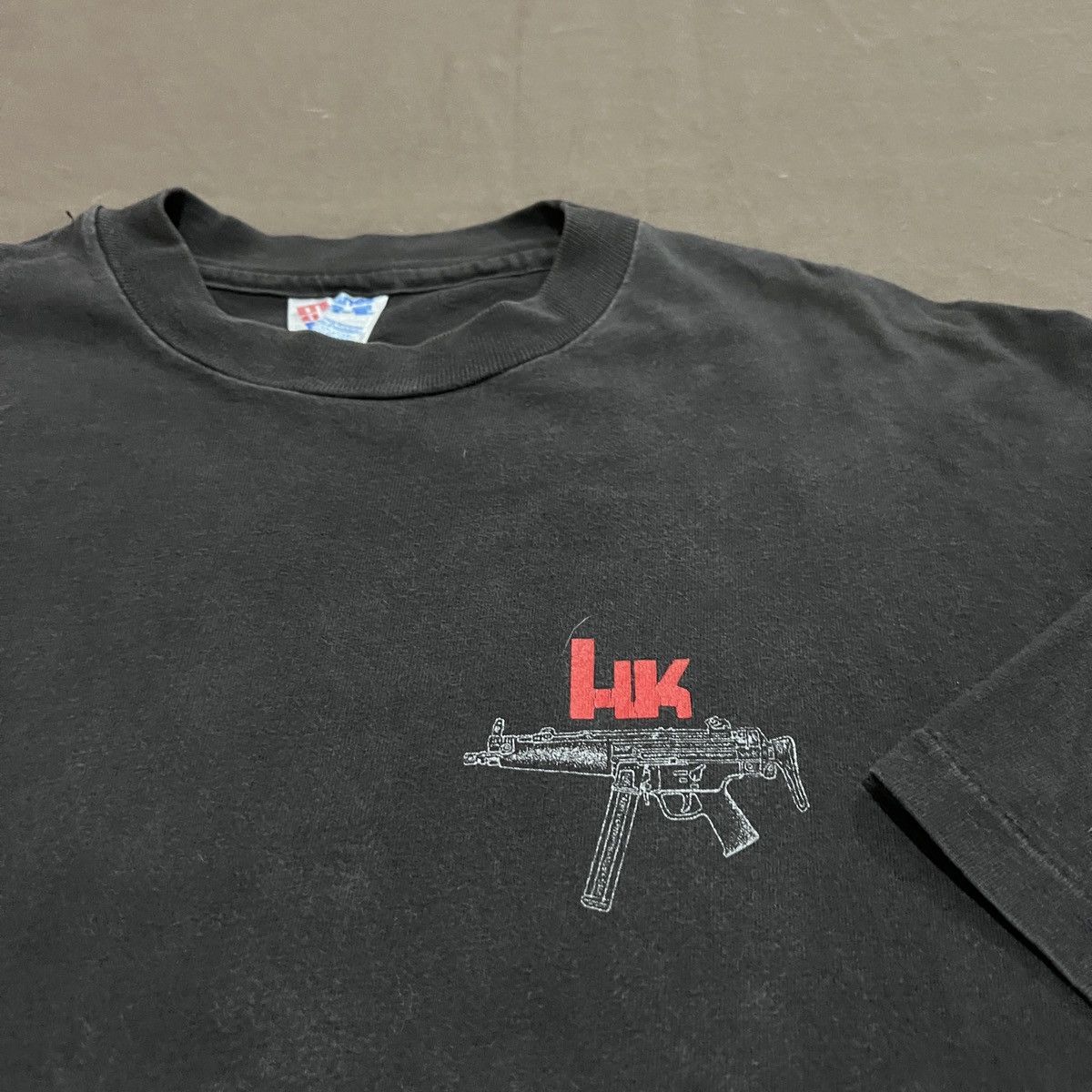 Vintage Vintage 90s MP5 HK Heckler Koch Tee XL Faded Gun Size US XL / EU 56 / 4 - 7 Thumbnail