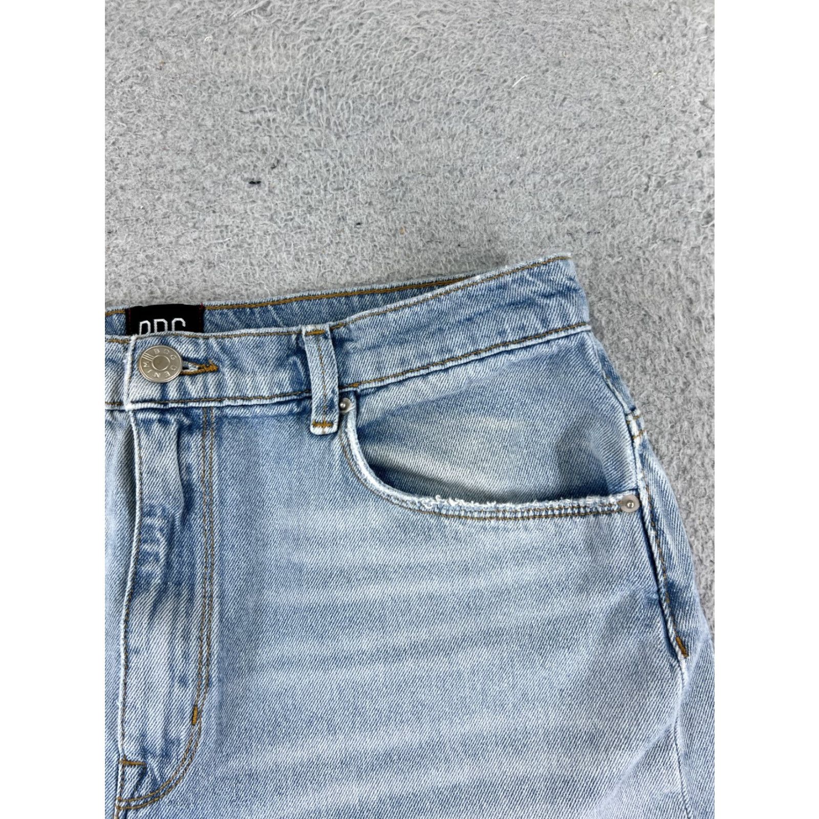 Bdg BDG Shorts Womens Blue Denim 25 Mid Rise Cut-Off 2.0in Inseam 5-Pocket Cotton Blend Medium Wash Java? Size 42" / US 20 - 5 Thumbnail