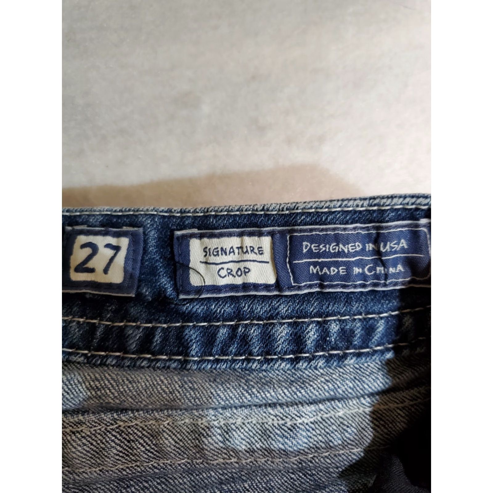 Miss Me Miss Me Signature Bedazzled Crop Jeans Women's Size 27 Medium Wash Blue Denim Size 27" / US 4 / IT 40 - 4 Thumbnail