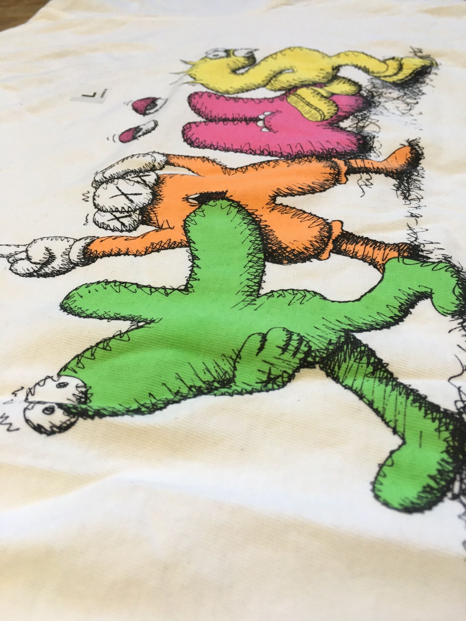 Kaws × Uniqlo KAWS Uniqlo Logo Print T-Shirt Size US L / EU 52-54 / 3 - 7 Thumbnail