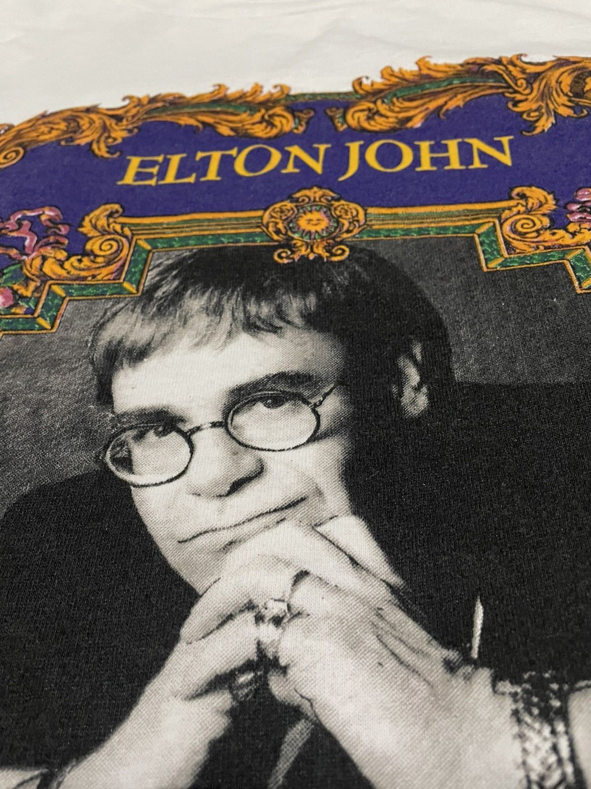 Vintage Vintage Elton John × Gianni Versace Tour T-Shirt 1992/93 Size US XL / EU 56 / 4 - 3 Thumbnail