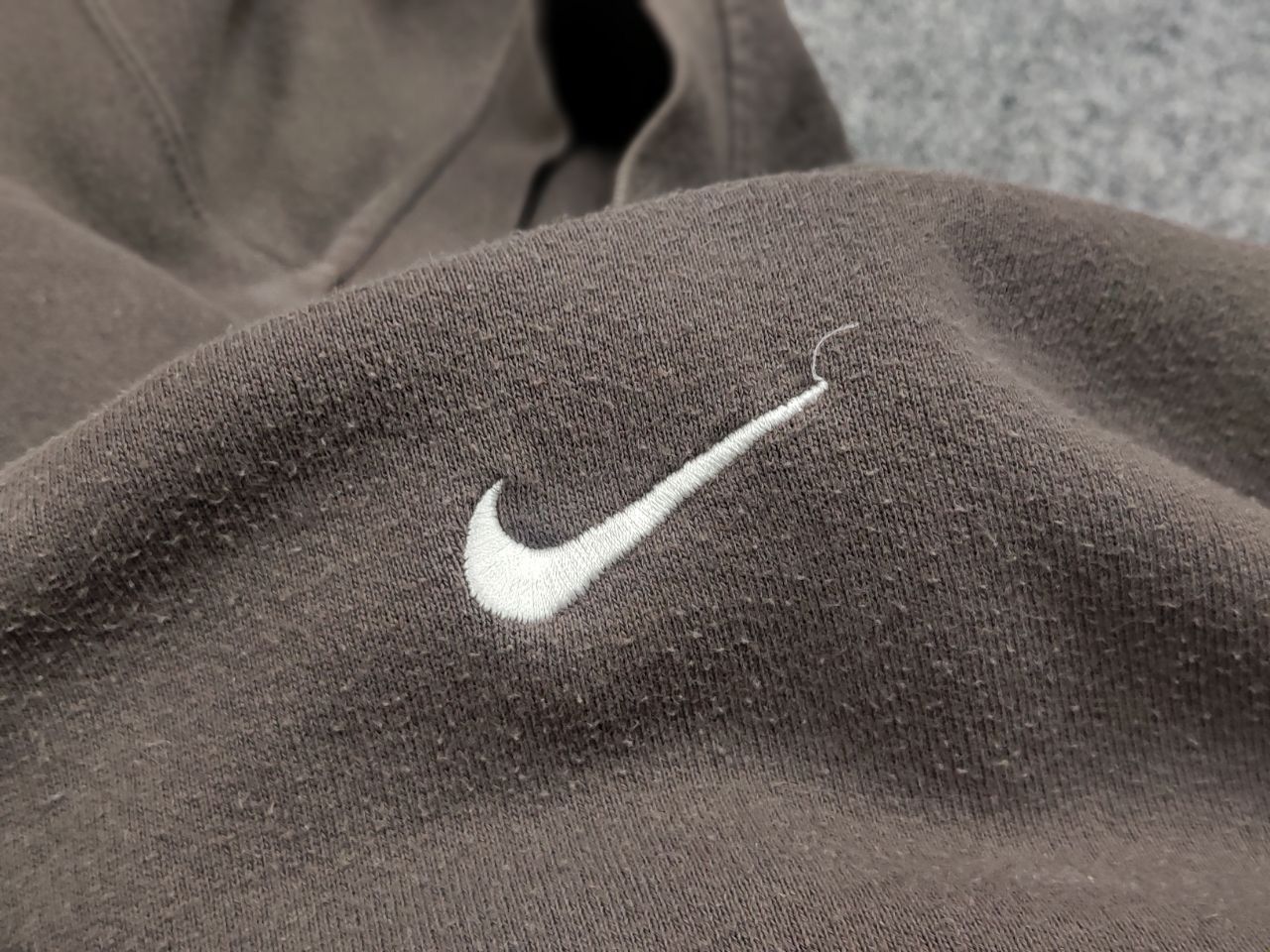 Nike Vintage 90's Nike Logo Khaki Faded Square Sweathsirt USA Size US M / EU 48-50 / 2 - 16 Thumbnail