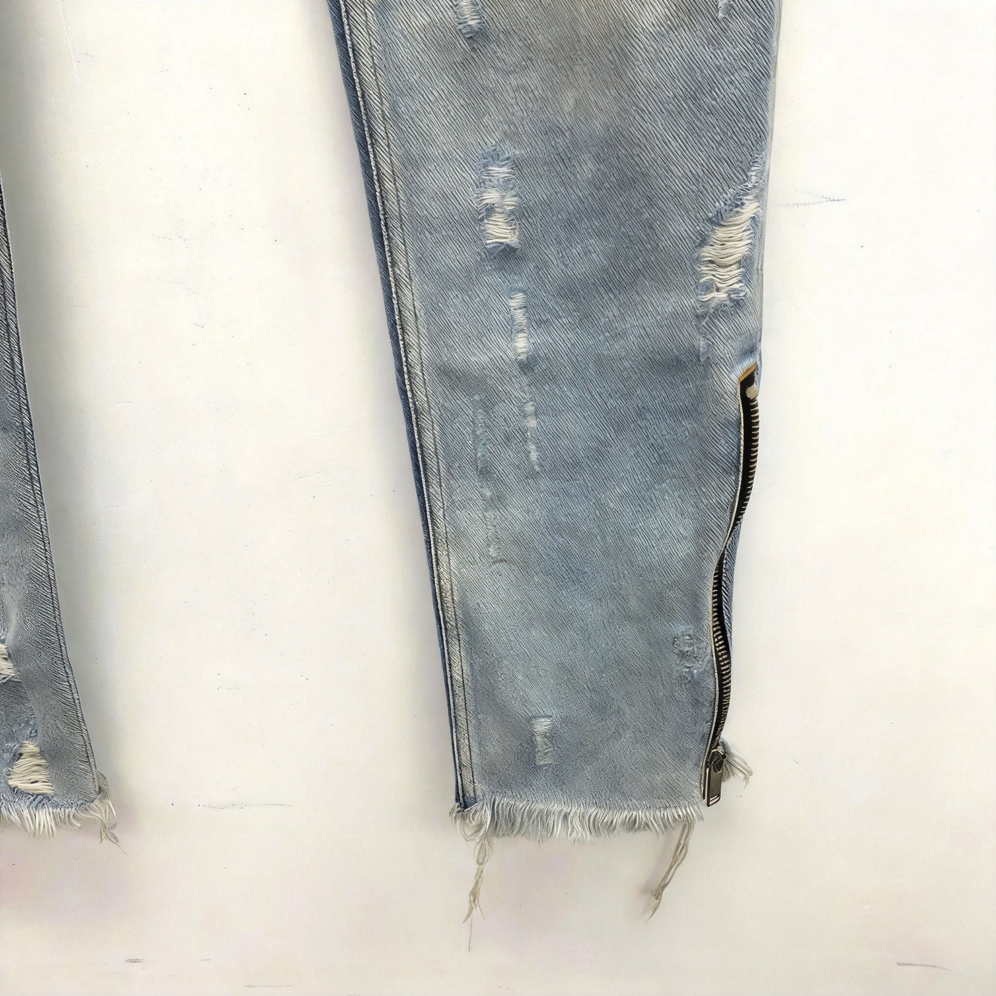 Light Blue Distressed Denim Pants/, Men's (Size 32) — image 4 of 6
