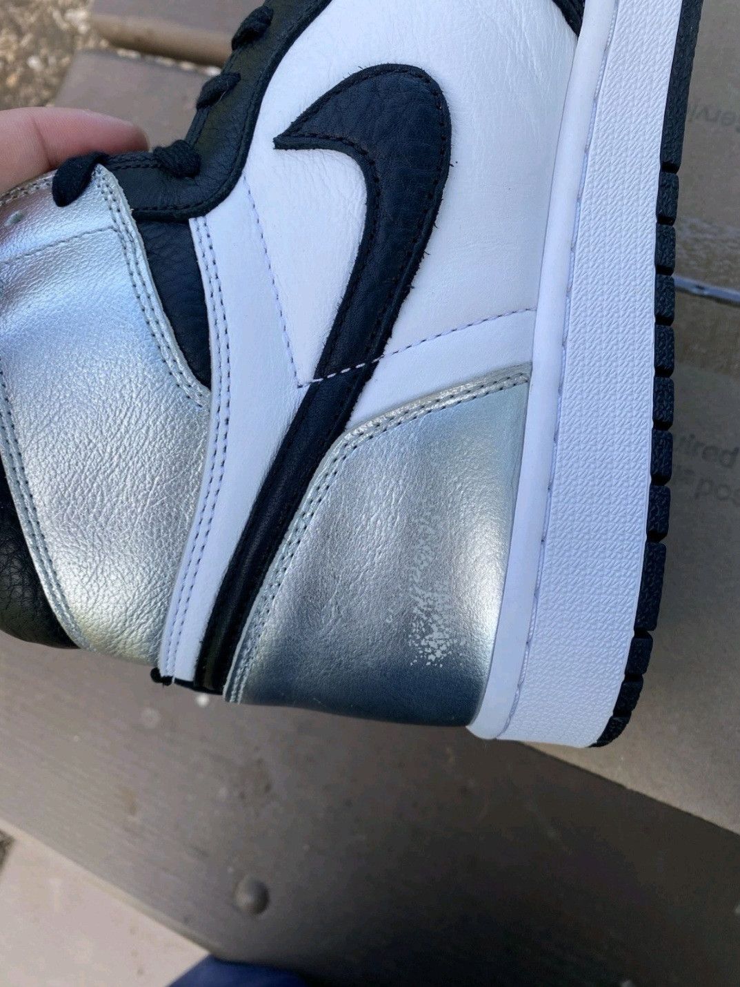 Jordan Brand Air Jordan Retro 1 High OG Silver Toe Size 14.5 W (13 Men) Size US 12 / IT 42 - 7 Thumbnail