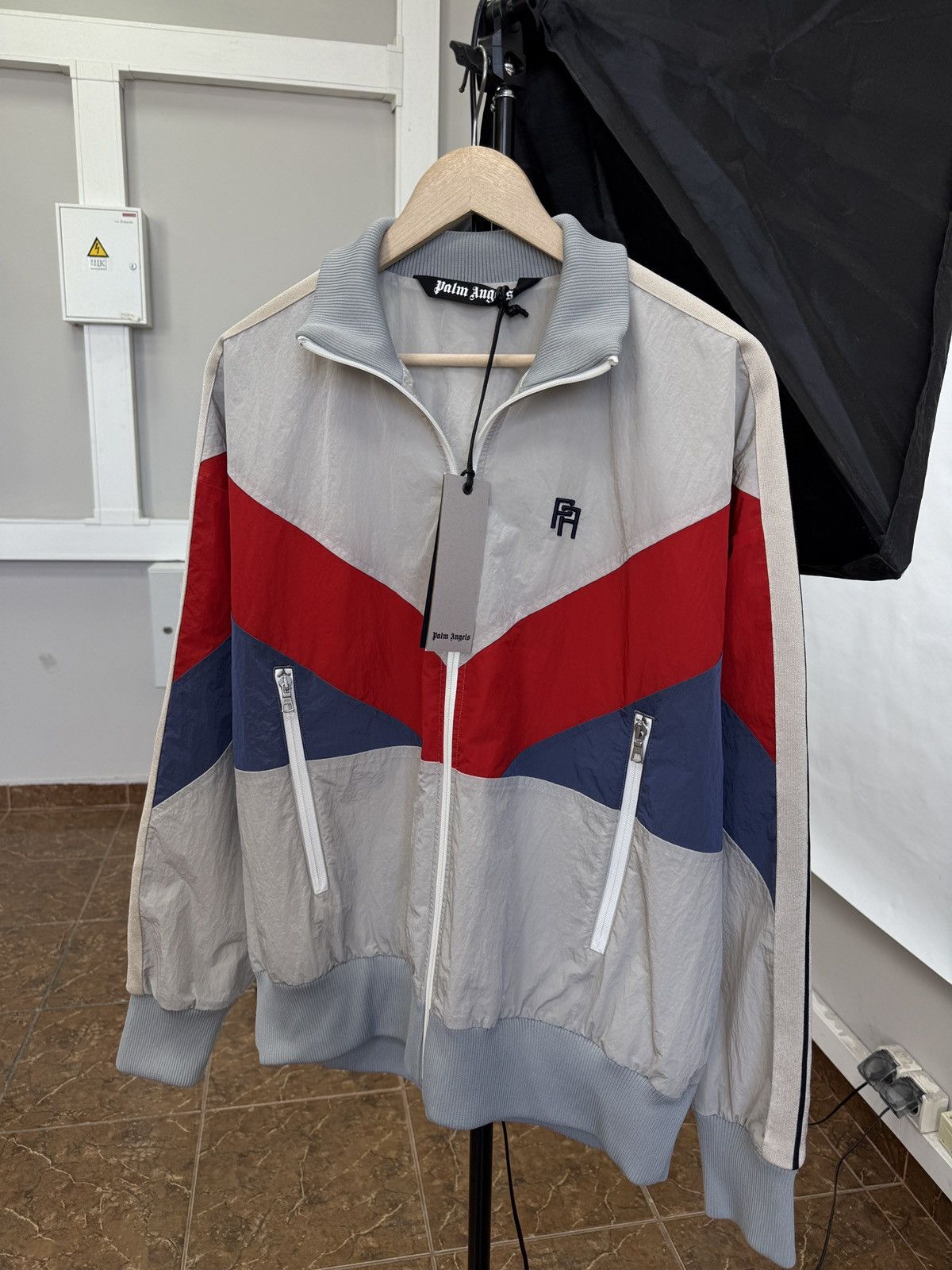 Palm Angels 🇺🇸❗️NEW Palm Angels V Colorblock Windbreaker Jacket Y2K Size US XL / EU 56 / 4 - 1 Thumbnail