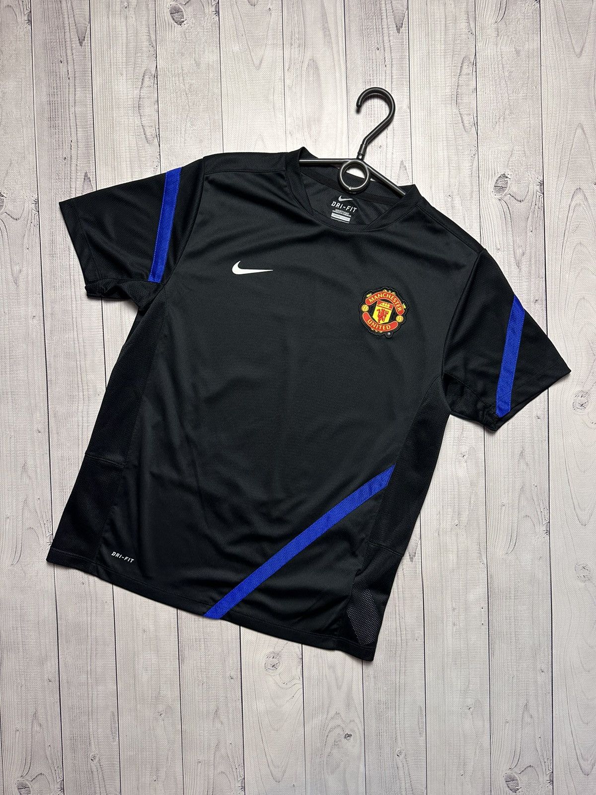 Nike × Vintage Vintage Nike Manchester United size Xs logo blue line Size US XS / EU 42 / 0 - 1 Thumbnail