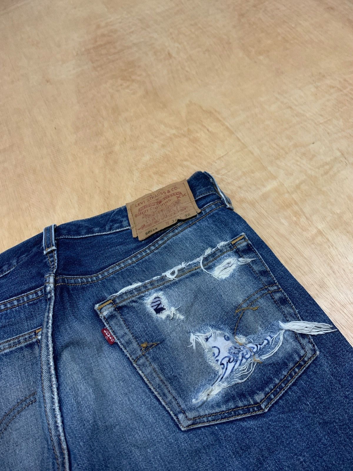 Levi's Vintage Clothing Vintage Levis 501xx Distressed Denim Jeans Size 34x36 Size US 34 / EU 50 - 6 Thumbnail