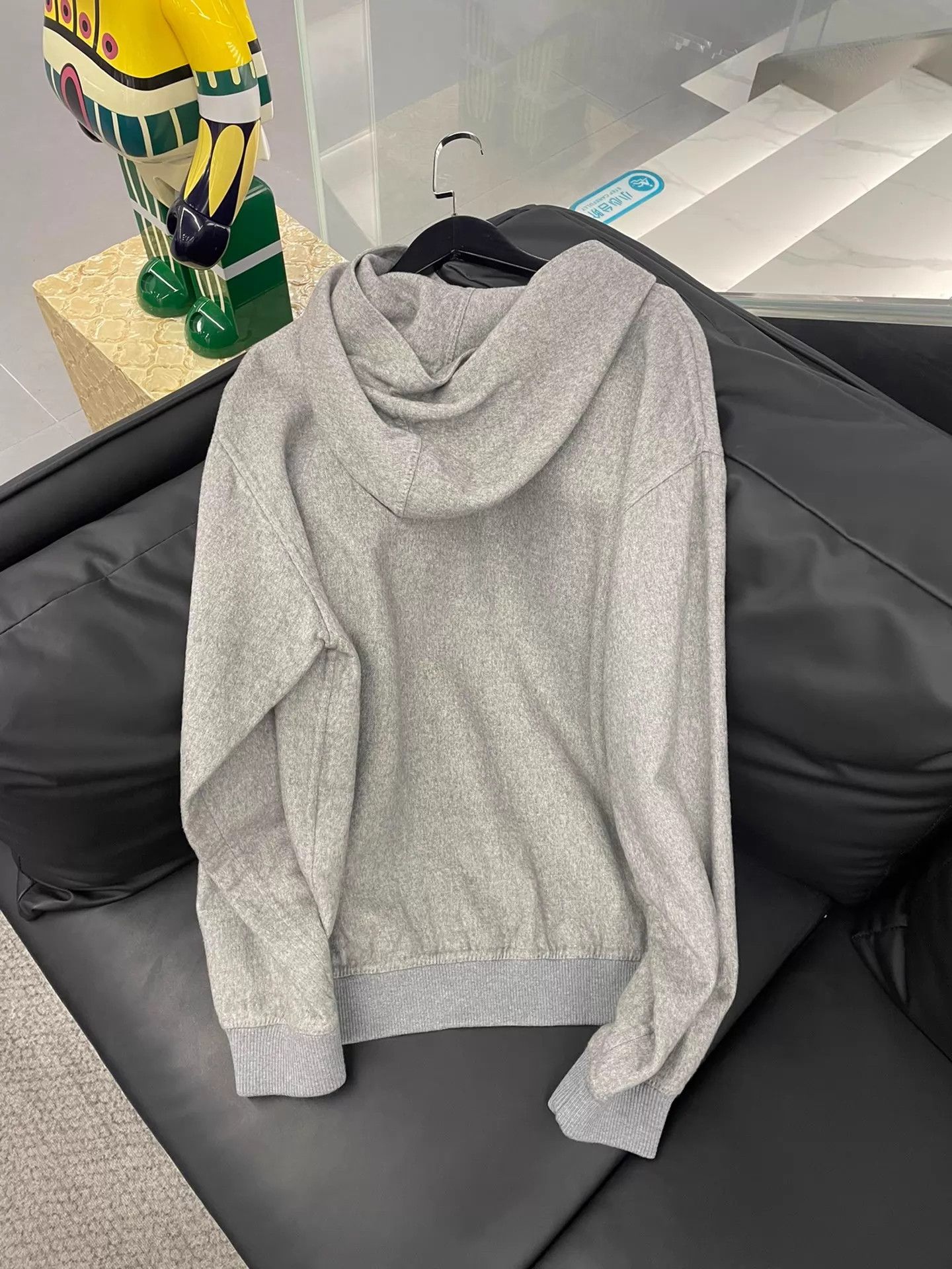 Louis Vuitton LV cashmere sweatshirt like new Size US L / EU 52-54 / 3 - 2 Thumbnail