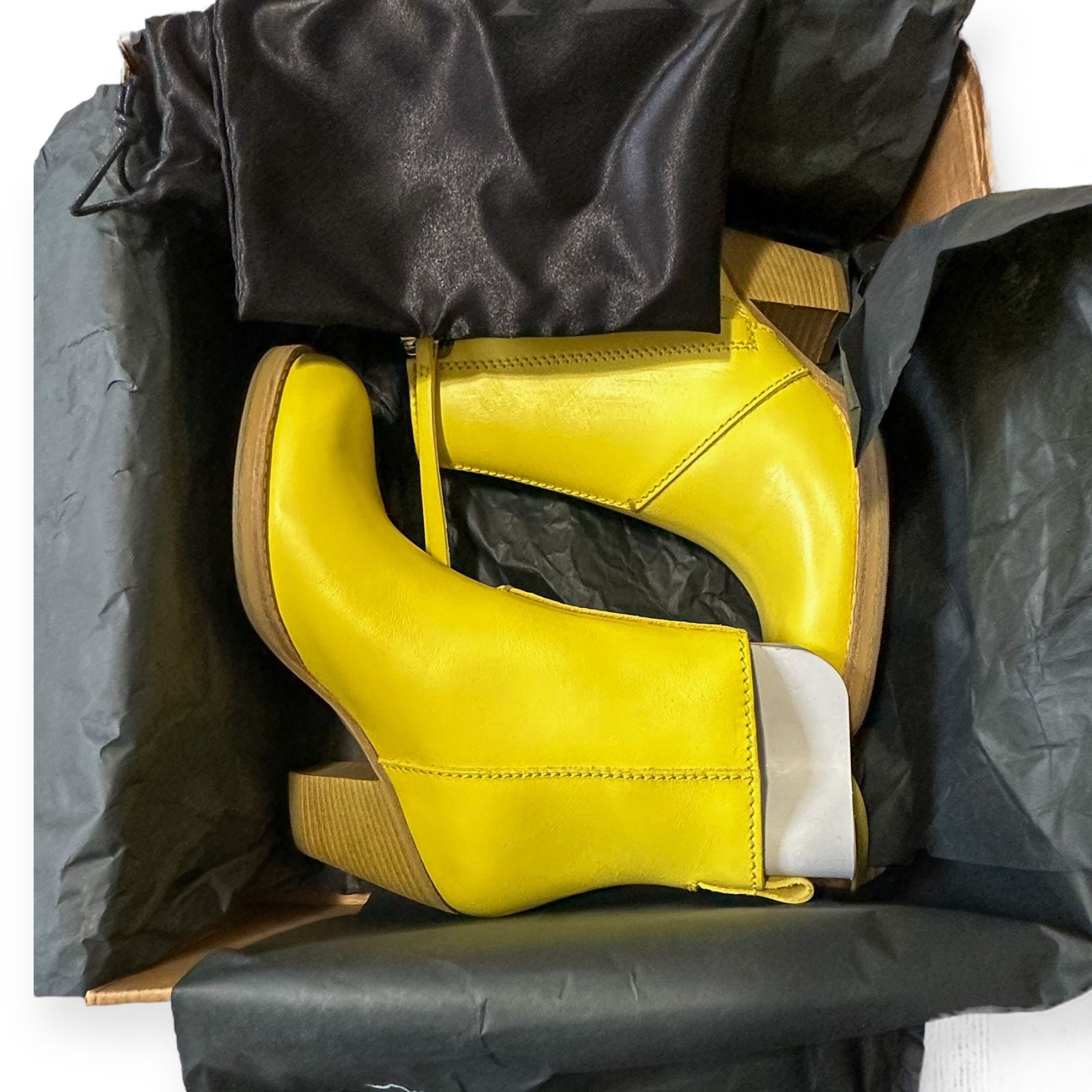 Acne Studios New in Box Acne Studios The Pistol Ankle Boots in Yellow Le Size US 7 / IT 37 - 4 Thumbnail