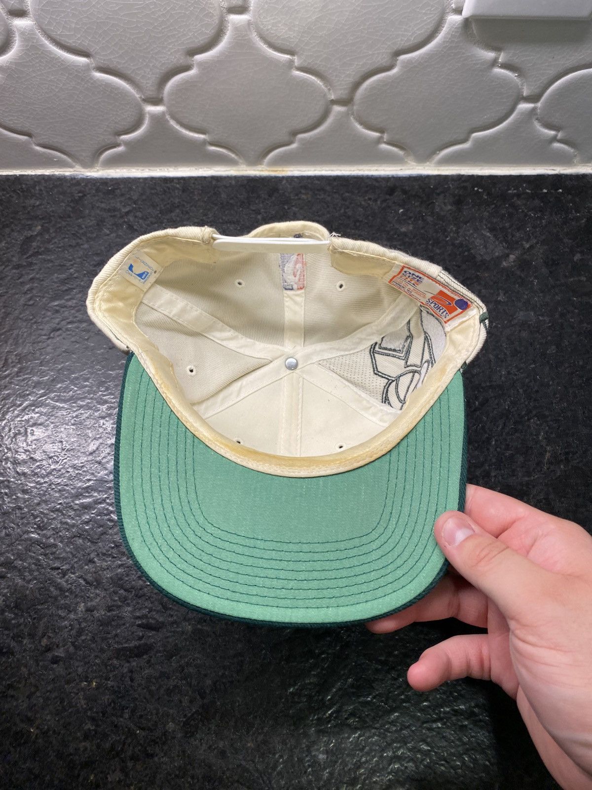 Sports Specialties Vintage 1994 Sports specialties Supersonics laser hat Size ONE SIZE - 3 Thumbnail
