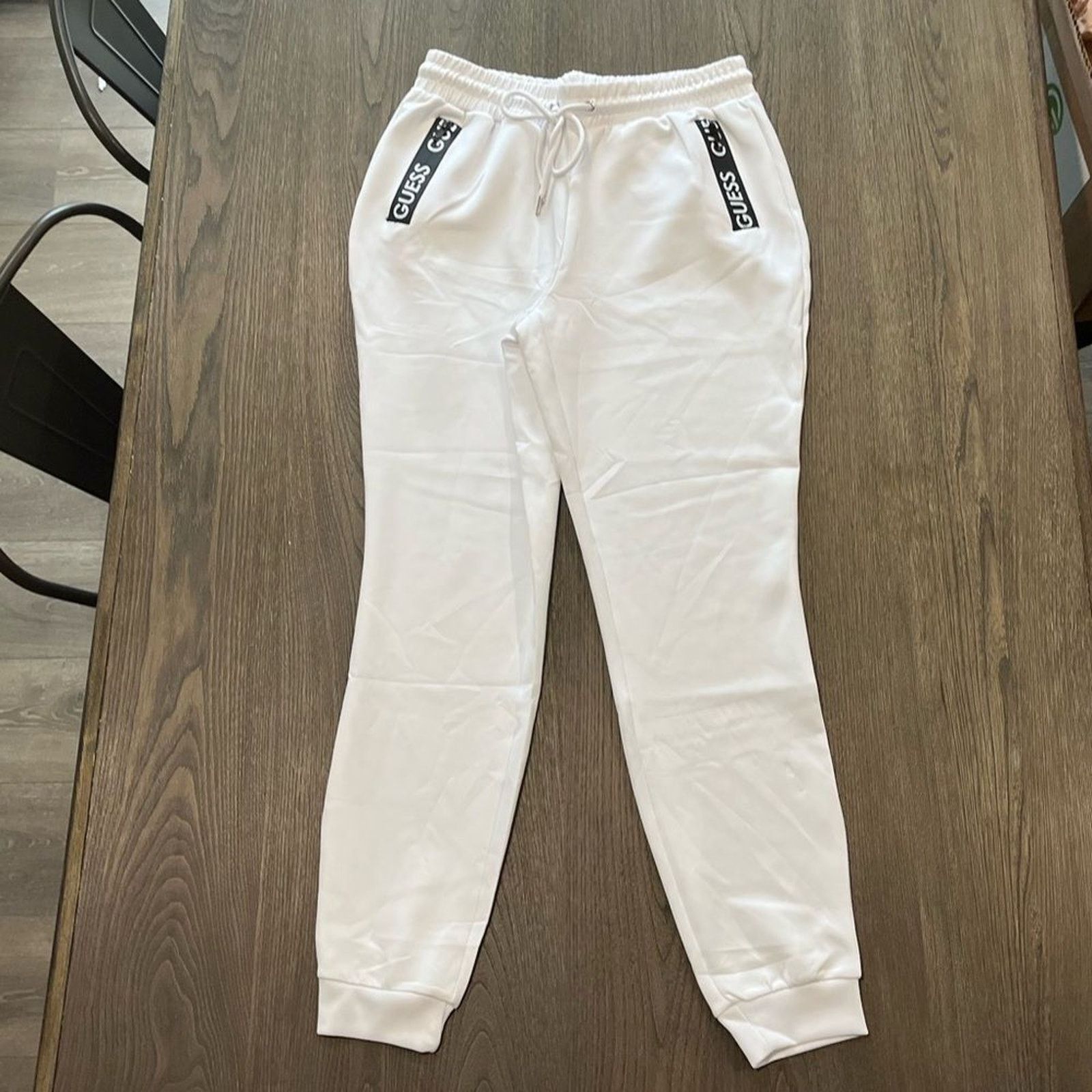 Guess NWOT Guess White Cropped Jogger Sweatpants Size M Size 27" / US 4 / IT 40 - 1 Thumbnail