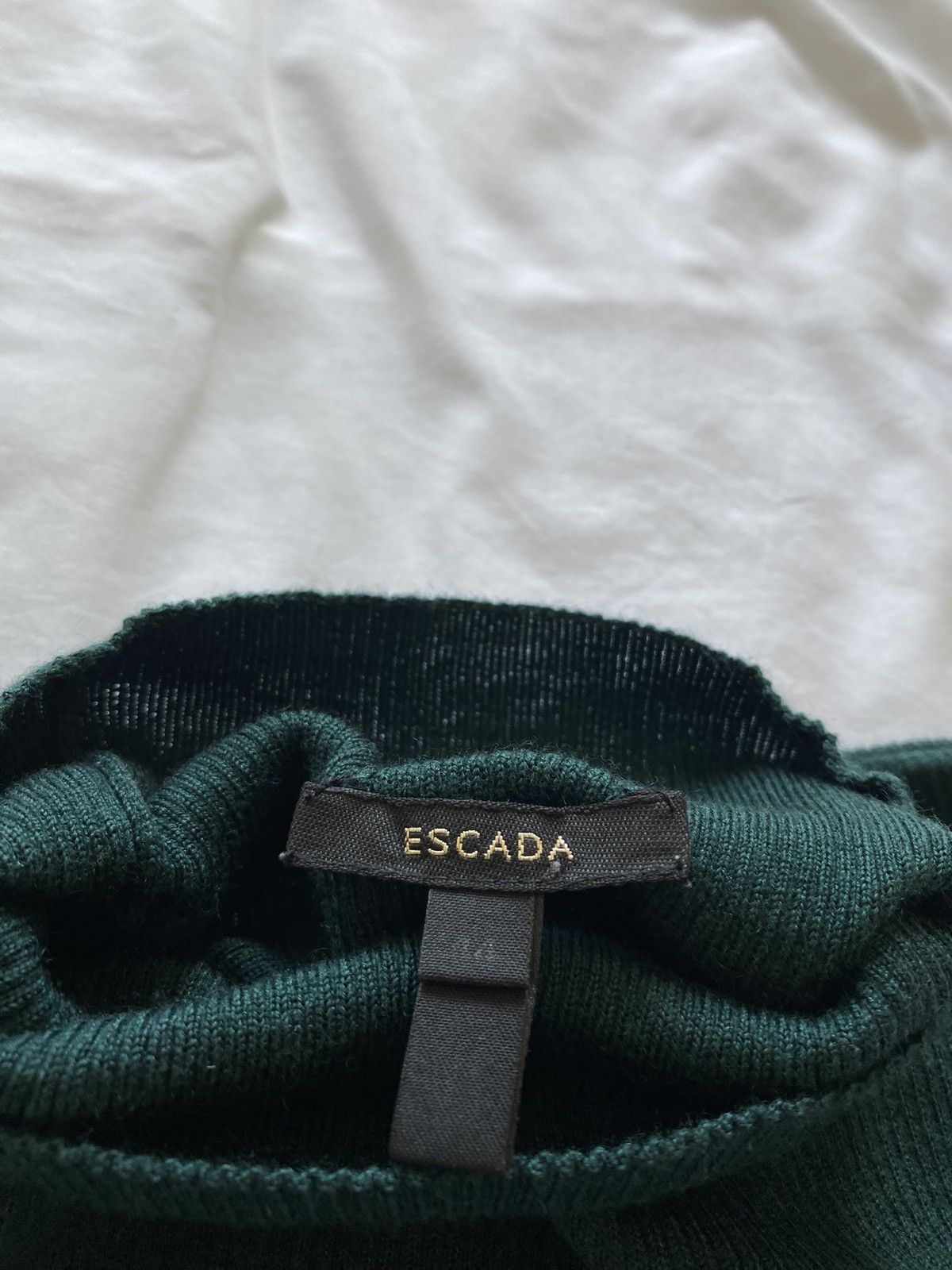 Escada Escada Turtleneck Sleeveless Wool Top Size M / US 6-8 / IT 42-44 - 2 Thumbnail