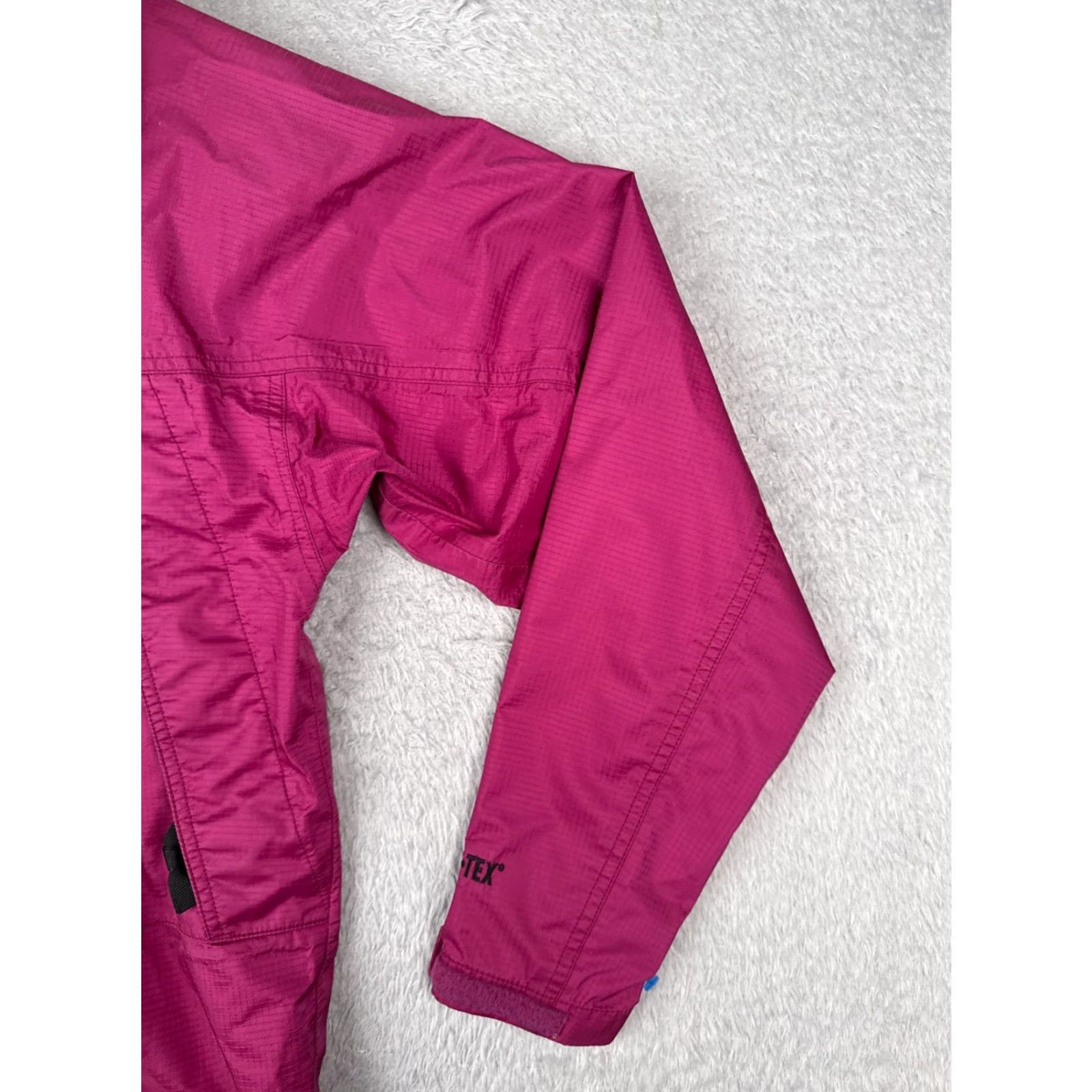 The North Face VINTAGE The North Face Jacket Women S Pink Gore-Tex Hooded Full Zip Size S / US 4 / IT 40 - 4 Thumbnail