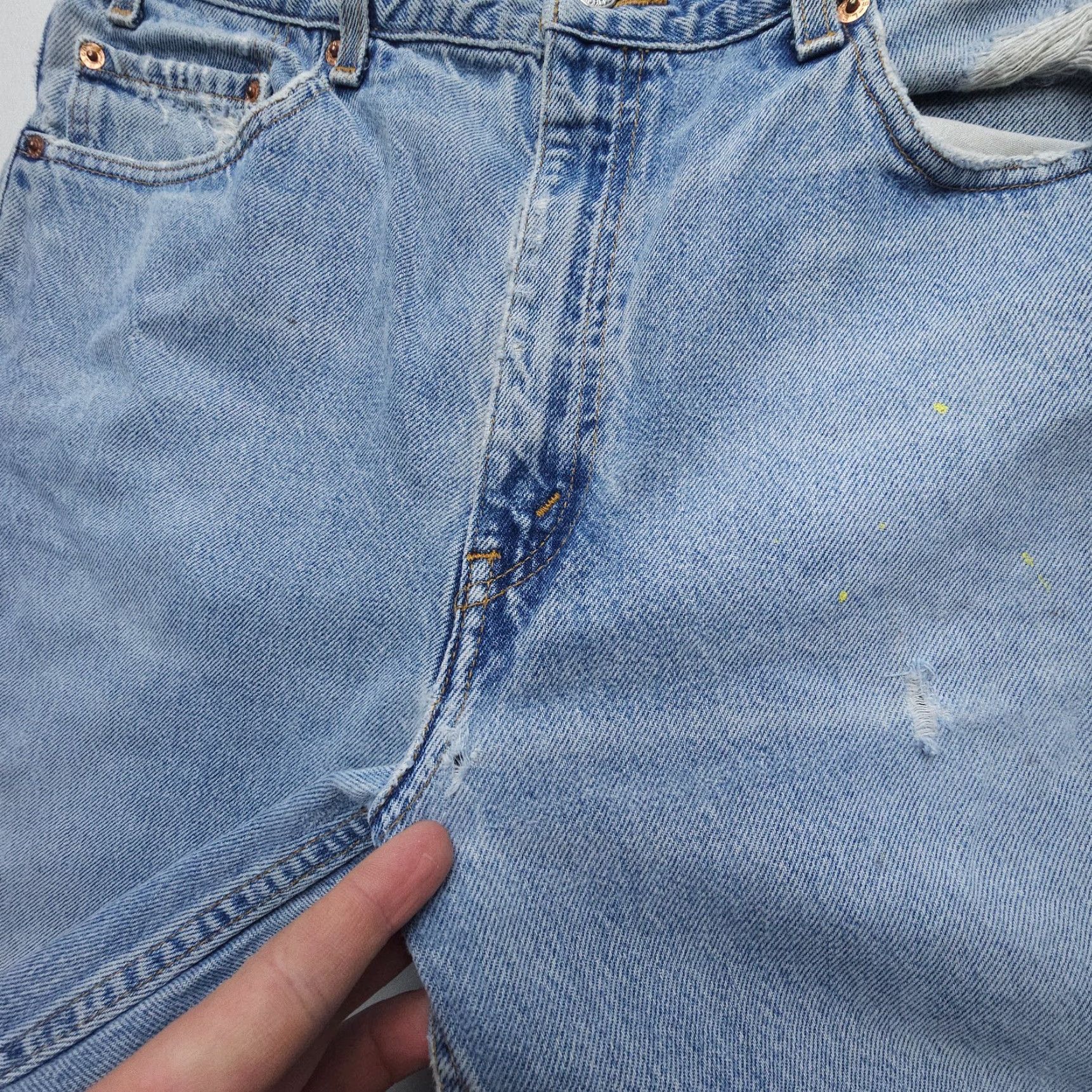 Levi's VINTAGE Levi's 505 Jeans Mens 36 x 30 Light Denim Distressed 90s Straight Pockets 5 Size US 36 / EU 52 - 4 Thumbnail