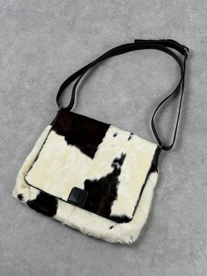 Gucci 2000s Gucci Creamy Fur Cowhide Effect Shoulder Bag Size ONE SIZE - 6 Thumbnail