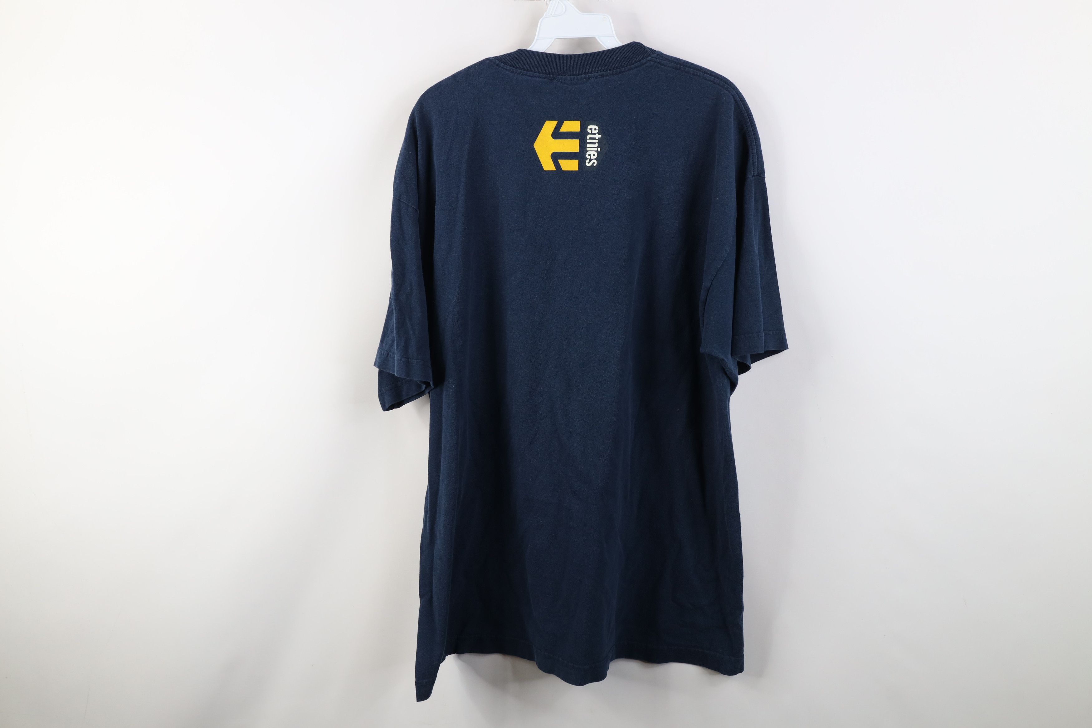 Etnies Vintage 90s Etnies Skateboarding Short Sleeve T-Shirt USA Size US L / EU 52-54 / 3 - 12 Thumbnail