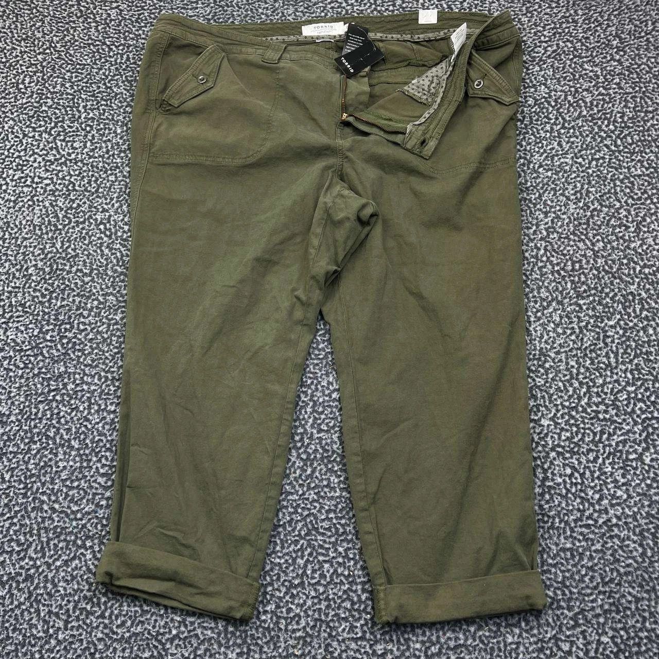 Torrid Torrid Cropped Pants Women 24 Green Pockets Outdoor 48x25 Size 24" / US 00 / IT 34 - 1 Thumbnail