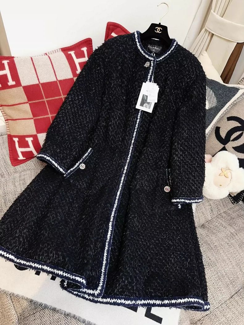 Chanel Chanel 22A Handmade Workshop Black Mixed Color Rolled Long Size XS / US 0-2 / IT 36-38 - 7 Thumbnail