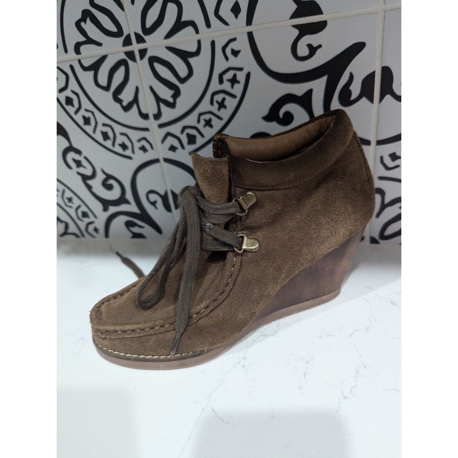 Other Very Volatile Womens Moby Suede Wedge Lace Up Bootie Sz 6 1/ Size US 6.5 / IT 36.5 - 3 Thumbnail