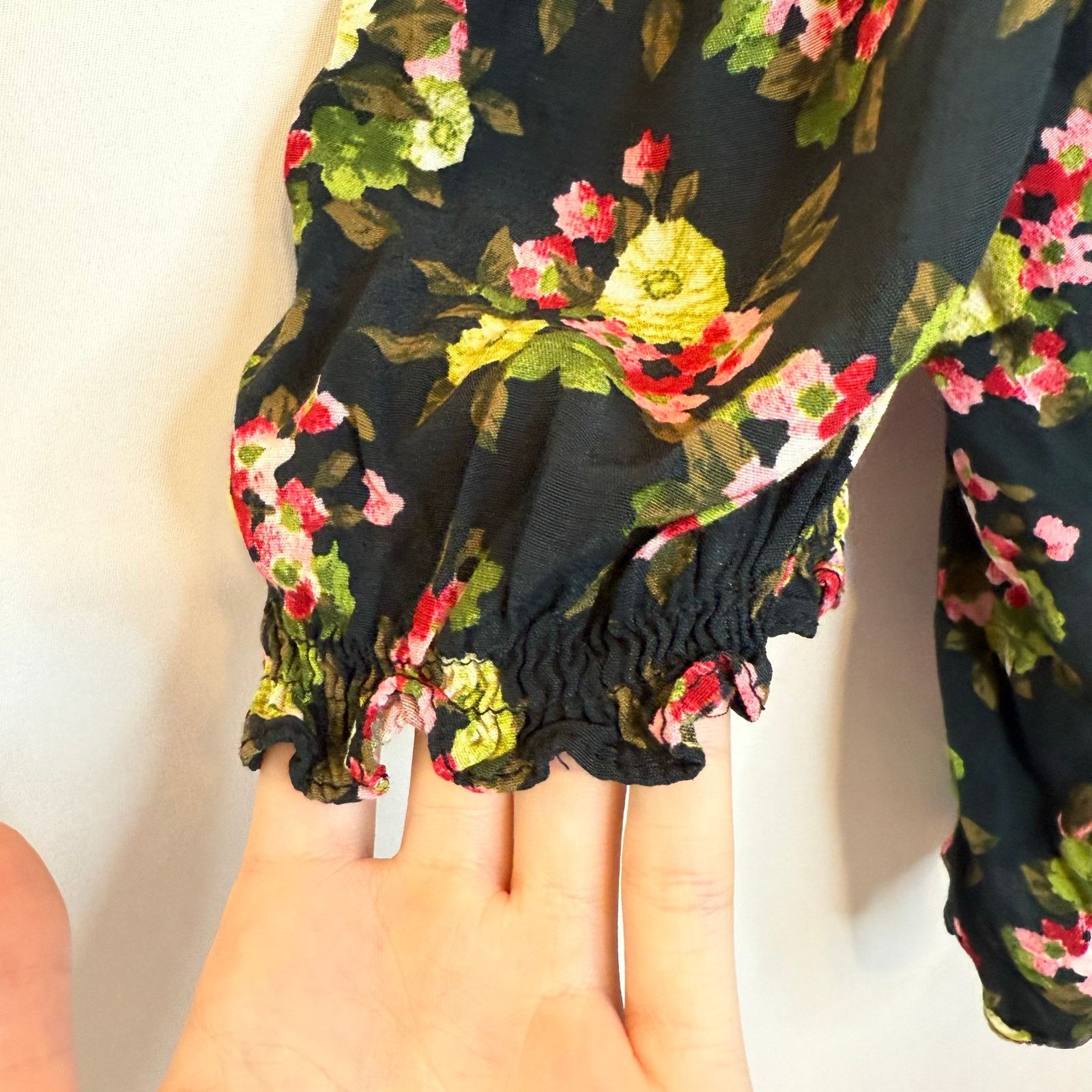 Zara Zara Black Floral Blouse S Womens Ruched Button Back Puff Size S / US 4 / IT 40 - 2 Thumbnail