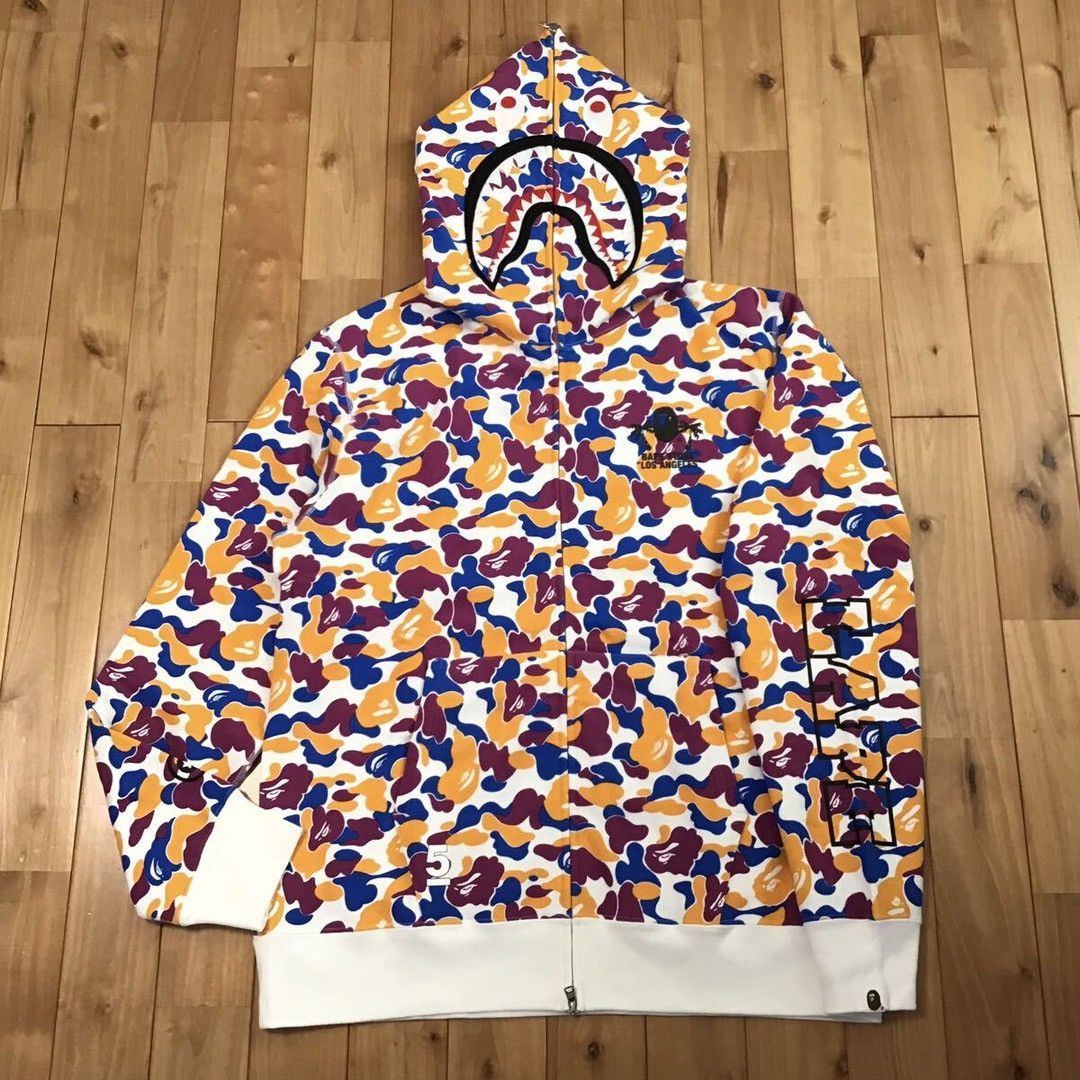 Bape 2023 🔥LA STORE CAMO🔥 shark full zip hoodie BAPE APE Size US XXL / EU 58 / 5 - 1 Thumbnail
