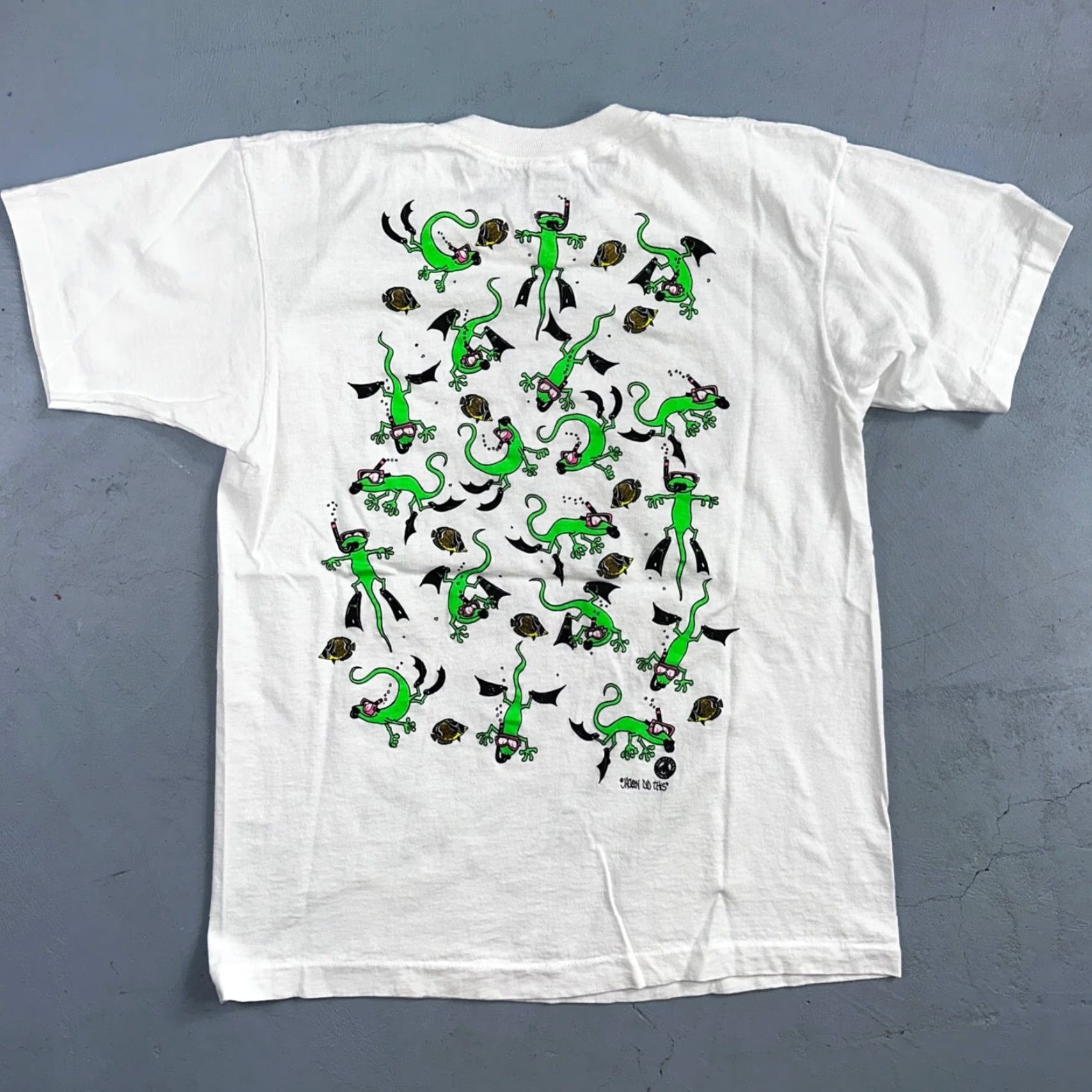 Fruit Of The Loom VINTAGE Fruit of the Loom T-Shirt Men L White Crew Neck Short Sleeve Lizard Fish Gecko 90s 70s 80s 90s VTG Classic Fan Favorite Size US L / EU 52-54 / 3 - 7 Thumbnail