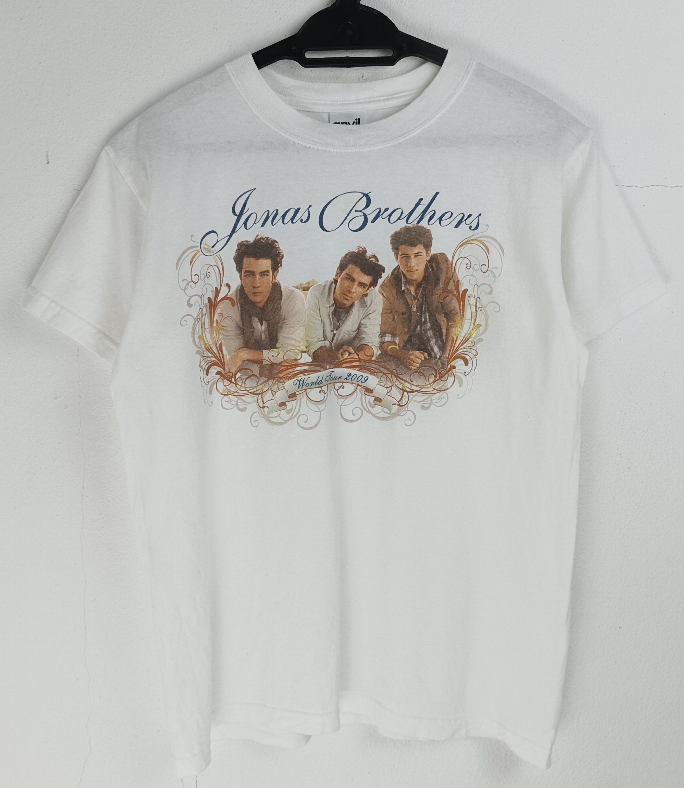 Band Tees VINTAGE '09 JONAS BROTHERS TOUR TEE dnce lovato styles Size US XS / EU 42 / 0 - 3 Thumbnail