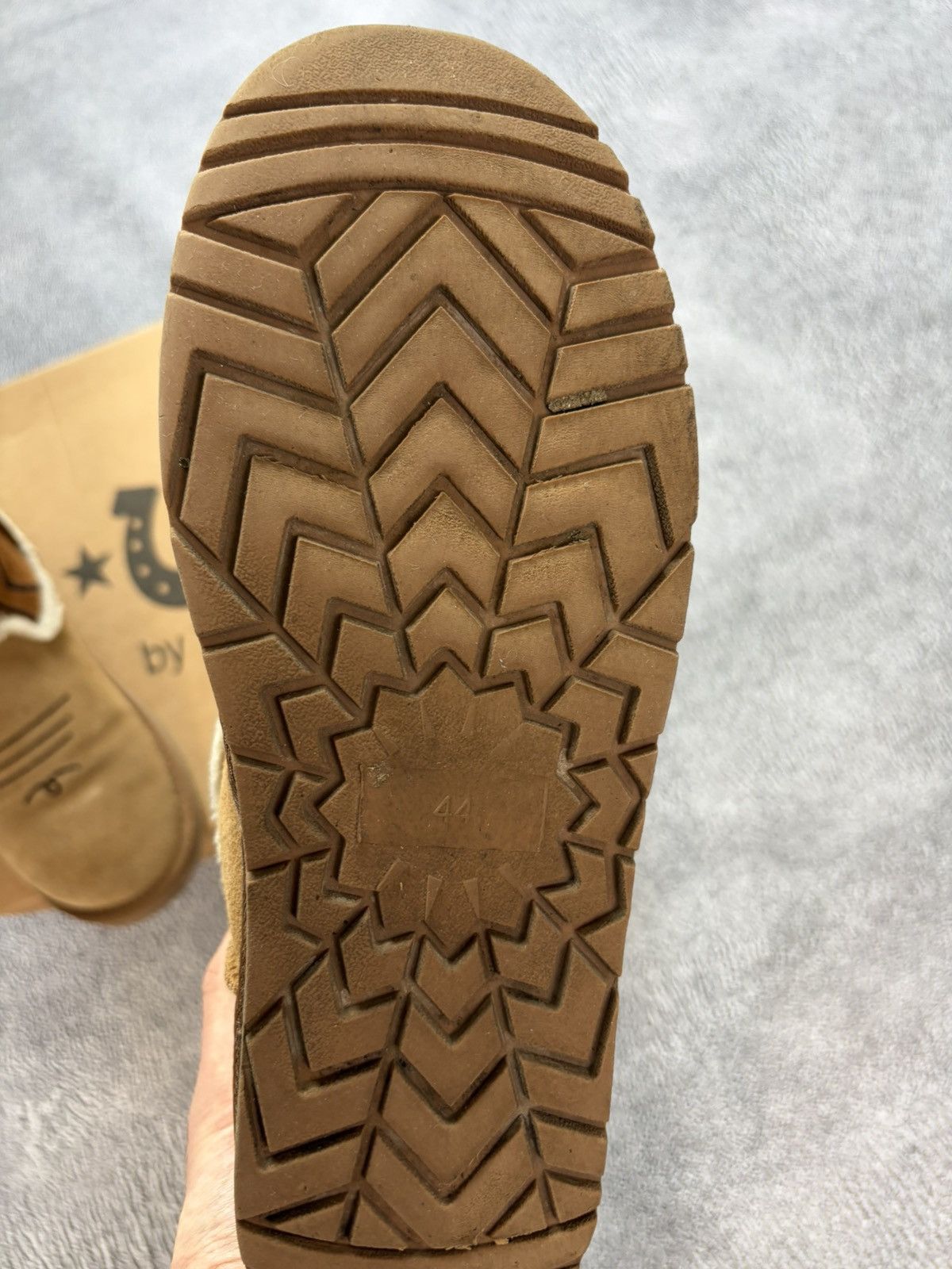 1199 1199 Bazo Og 2024 Uggs Chestnut V1 Size US 11 / EU 44 - 8 Thumbnail