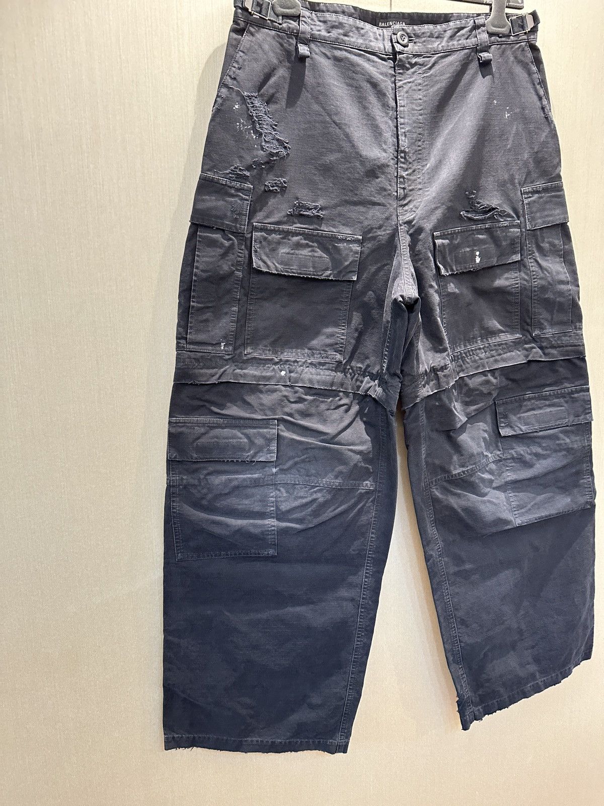 Balenciaga Balenciaga Destroyed Cargo Pants Mud Dyed Size US 36 / EU 52 - 4 Thumbnail