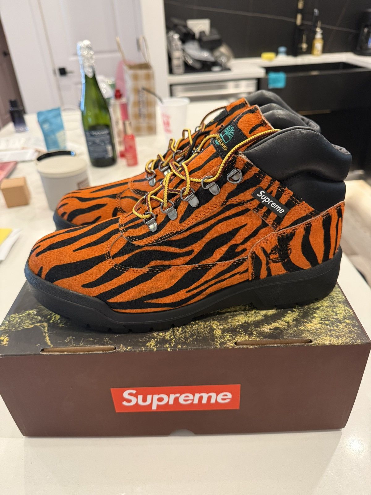 Supreme × Timberland Supreme Timberland Tiger Size US 9 / EU 42 - 3 Thumbnail