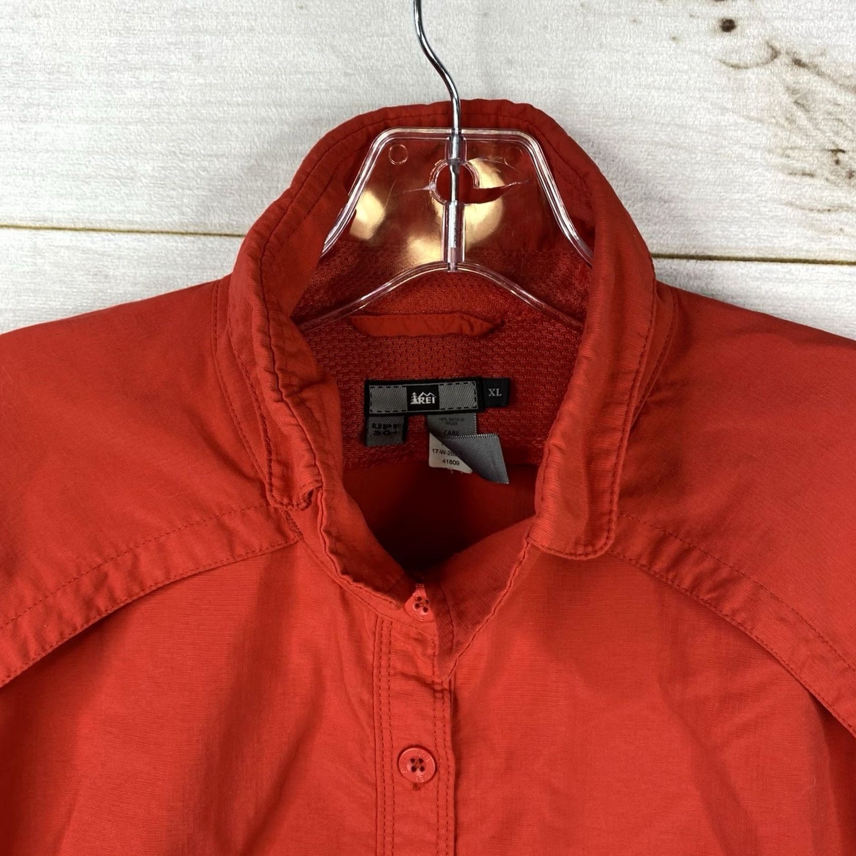 Vintage REI Shirt Womens XL Red Roll Tab Sleeve Outdoors Camping Hiking Button-Up Women XL Red Outdoors Casual Shirt Size XL / US 12-14 / IT 48-50 - 3 Thumbnail