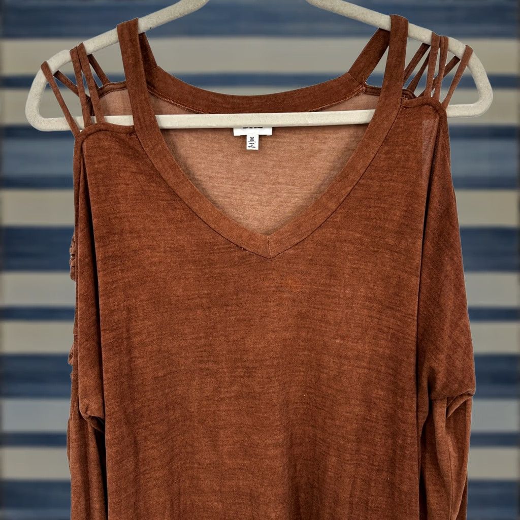BKE BKE Top Womens Medium Rust Brown Long Sleeve Cold Shoulder Strappy Cage Hippie Size M / US 6-8 / IT 42-44 - 1 Thumbnail