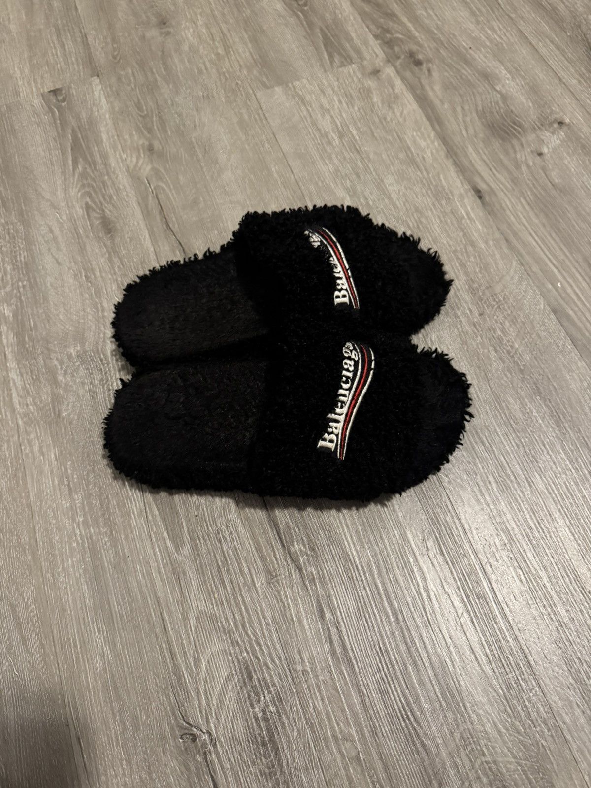 Balenciaga Balenciaga black fur slides Size US 8 / EU 41 - 2 Thumbnail