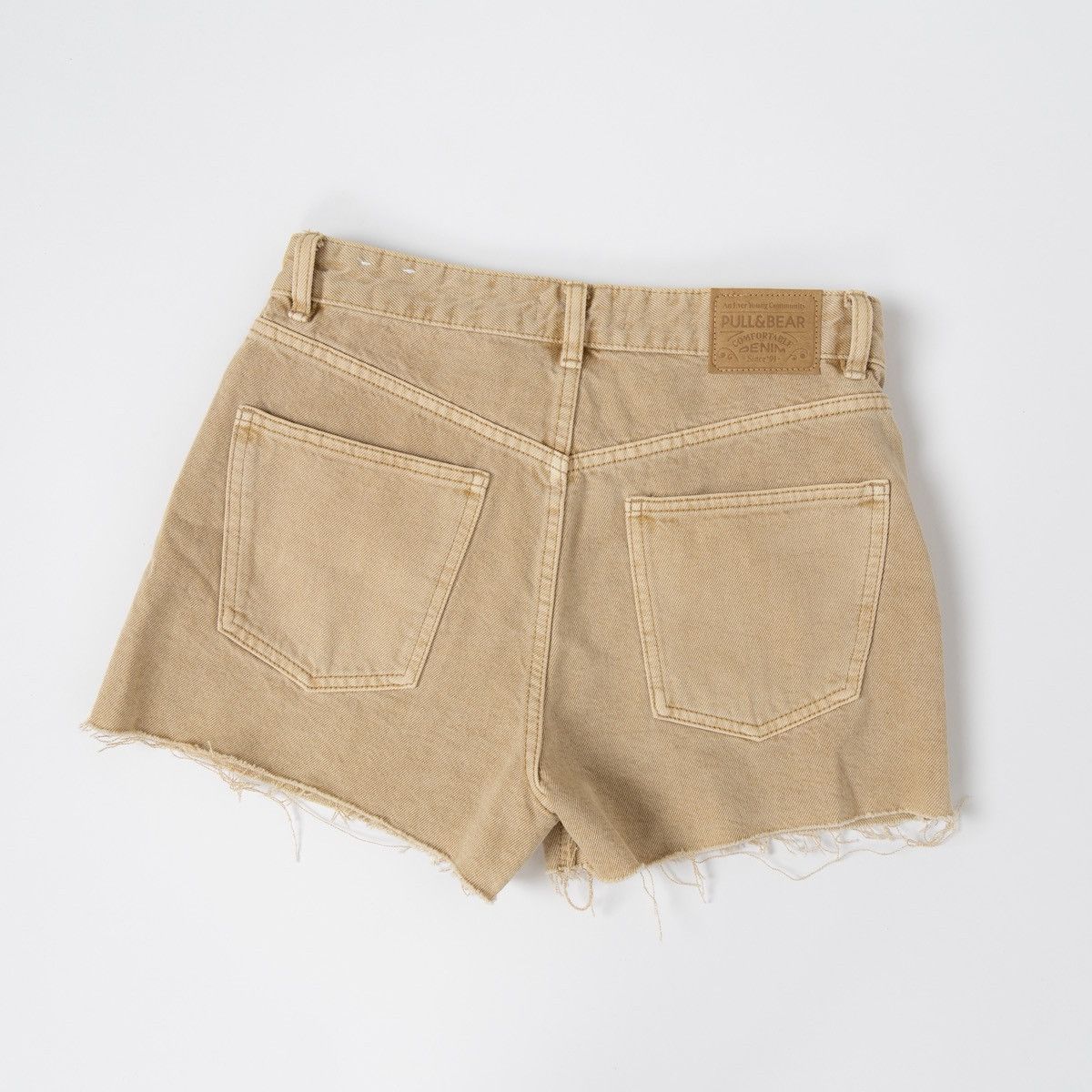 Pull & Bear Pull&Bear Womens Beige Denim Shorts Raw Hem Casual Zip Fly Size 27" / US 4 / IT 40 - 2 Thumbnail